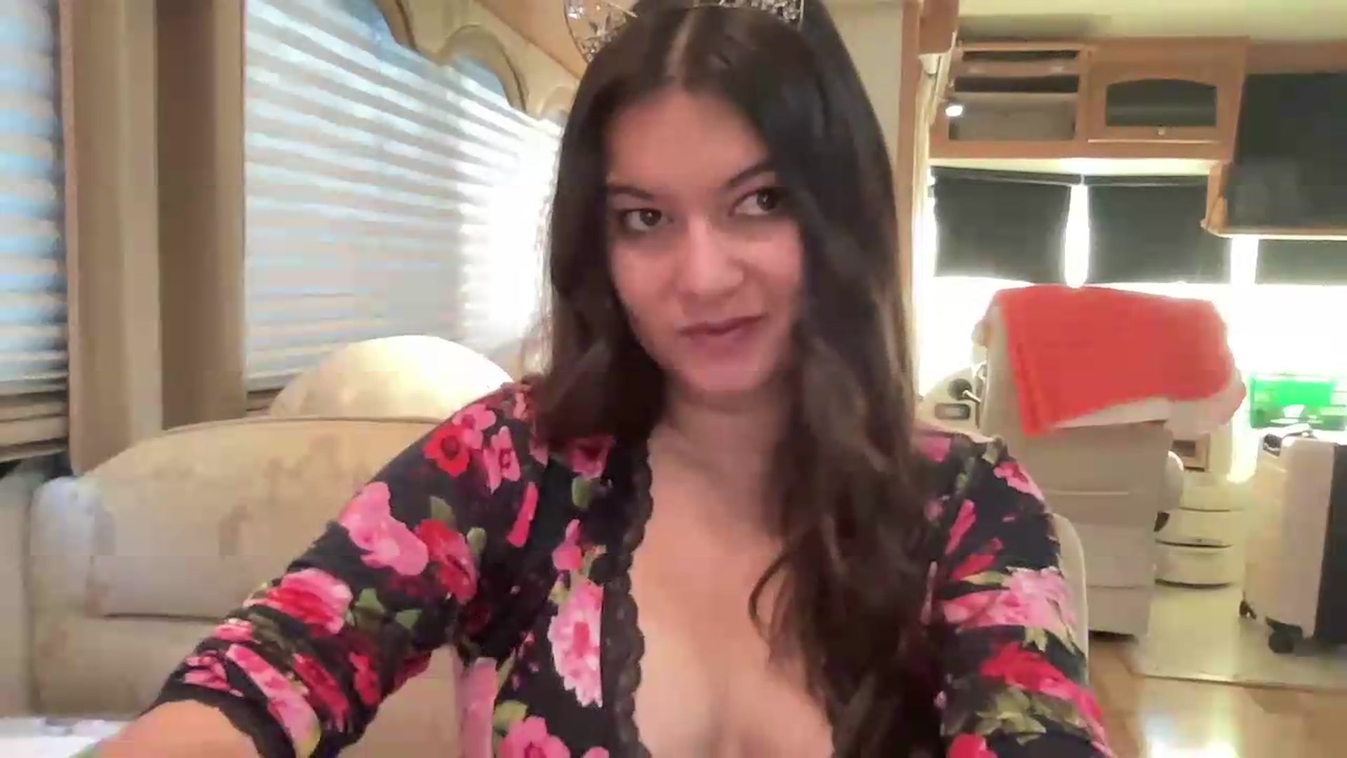 Gallery image thumbnail from Msfoxxylove's myfreecams stream on, 08/28/2026, 13:44 image 8 of 20