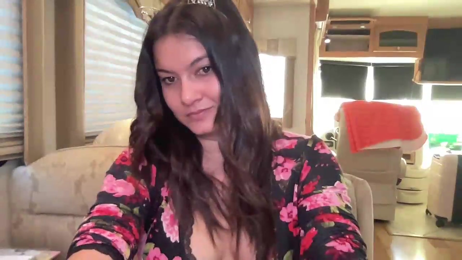 Gallery image thumbnail from Msfoxxylove's myfreecams stream on, 08/28/2026, 13:44 image 18 of 20