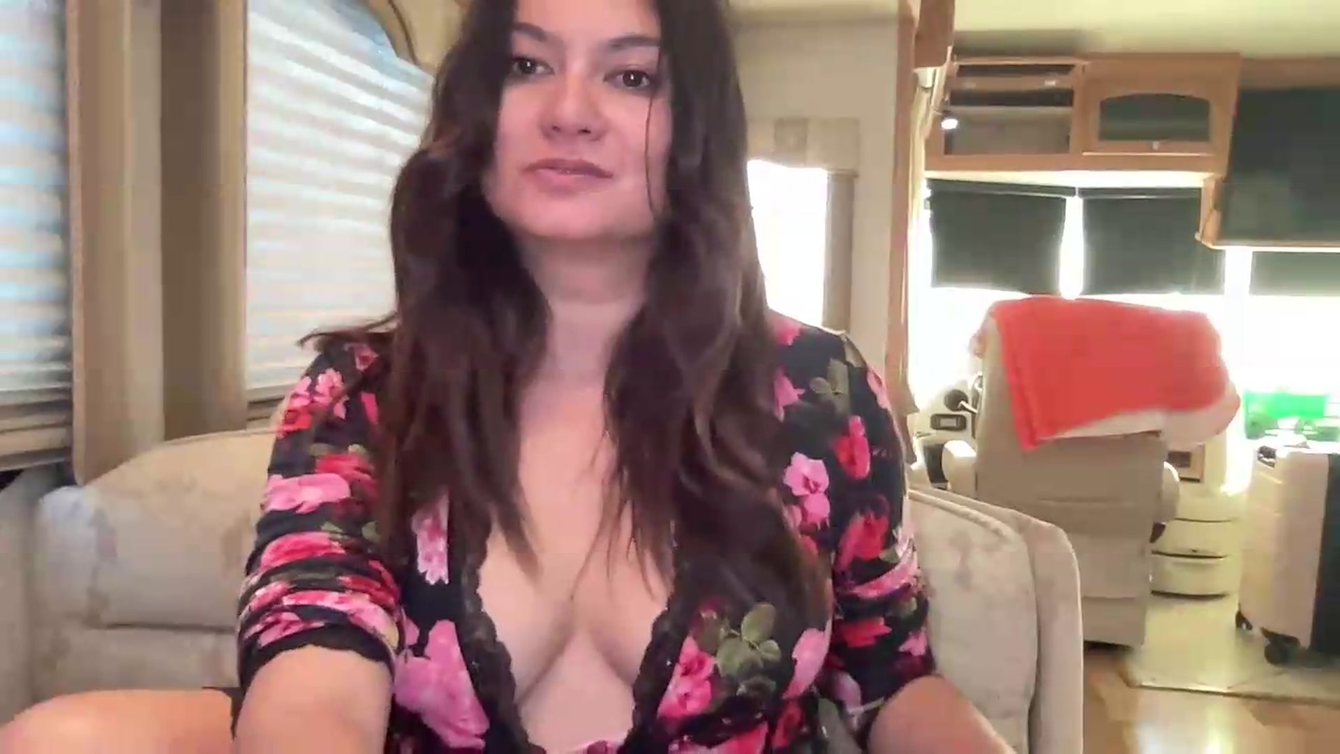 Gallery image thumbnail from Msfoxxylove's myfreecams stream on, 08/28/2026, 13:44 image 15 of 20