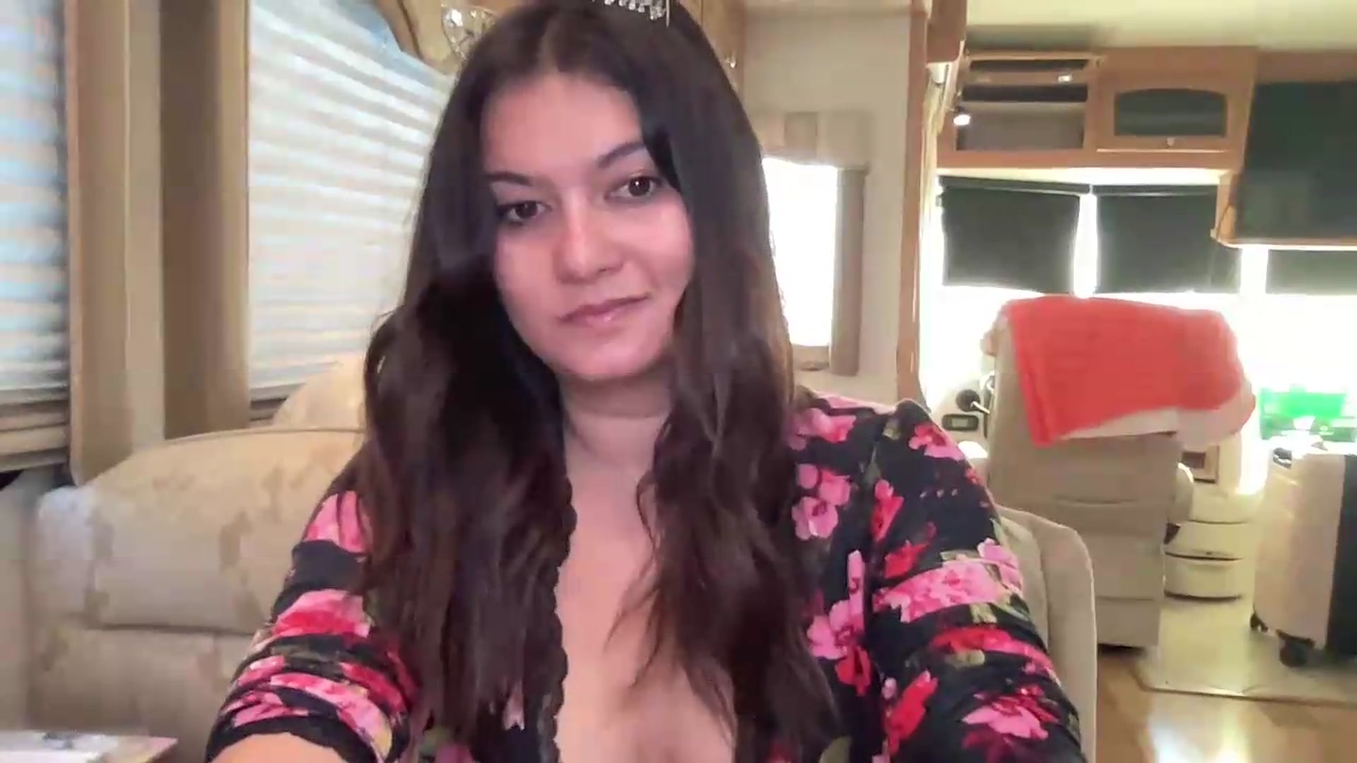 Gallery image thumbnail from Msfoxxylove's myfreecams stream on, 08/28/2026, 13:44 image 17 of 20
