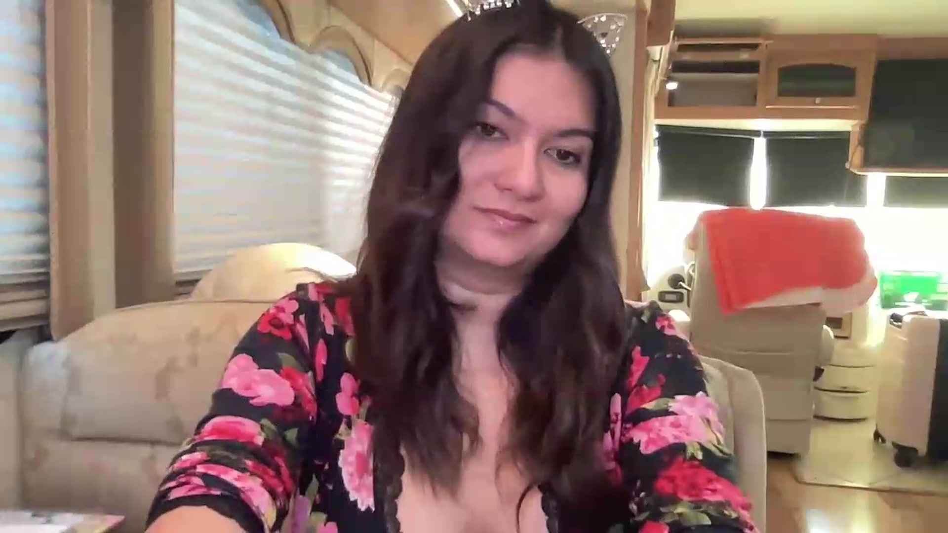 Gallery image thumbnail from Msfoxxylove's myfreecams stream on, 08/28/2026, 13:44 image 12 of 20