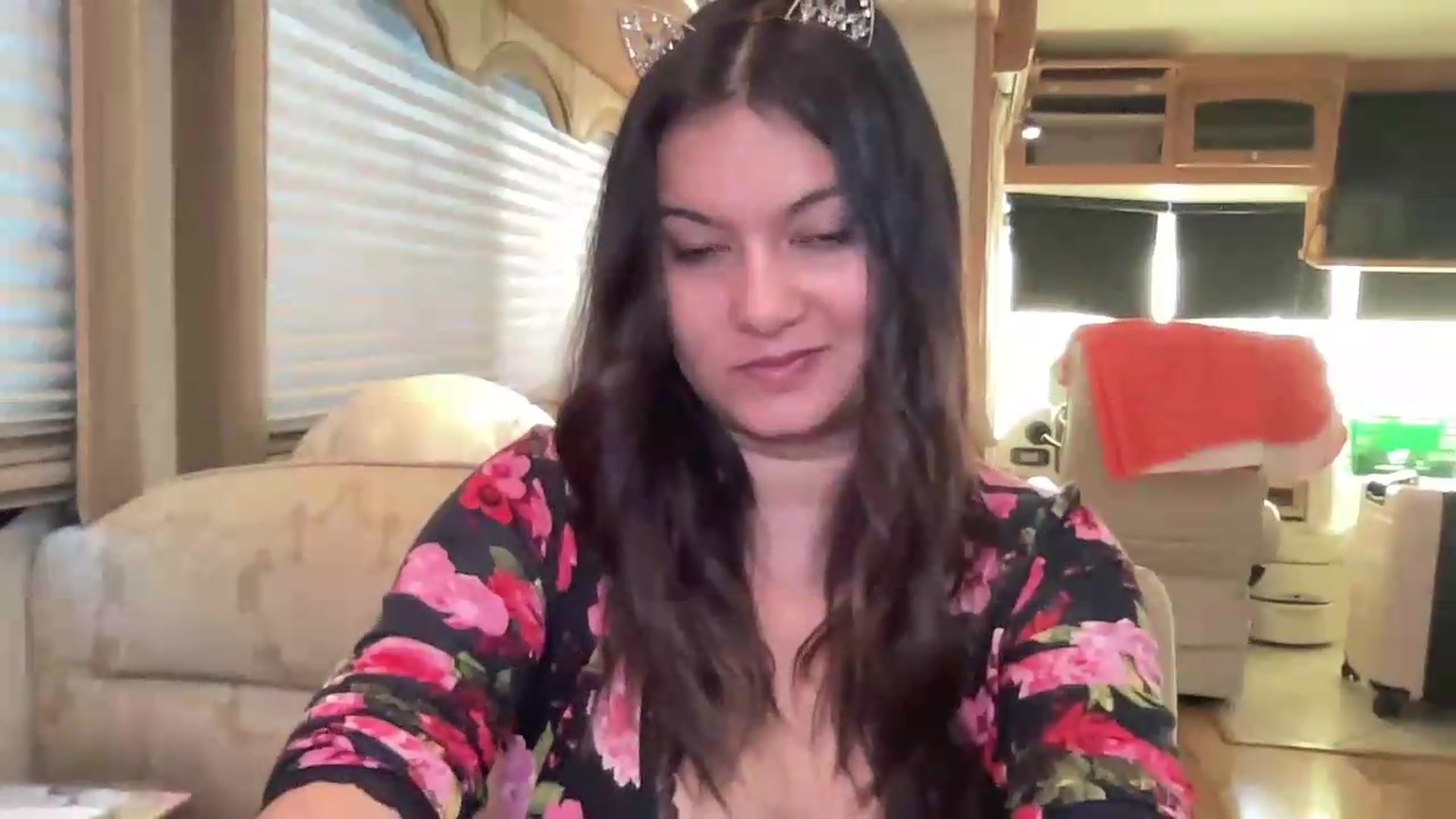 Gallery image thumbnail from Msfoxxylove's myfreecams stream on, 08/28/2026, 13:44 image 10 of 20