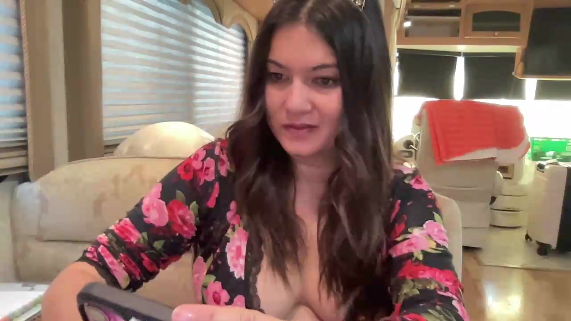 Gallery image thumbnail from Msfoxxylove's myfreecams stream on, 08/28/2026, 13:44 image 3 of 20
