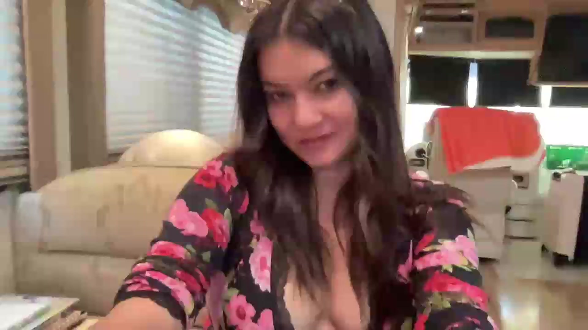 Gallery image thumbnail from Msfoxxylove's myfreecams stream on, 08/28/2026, 13:44 image 1 of 20