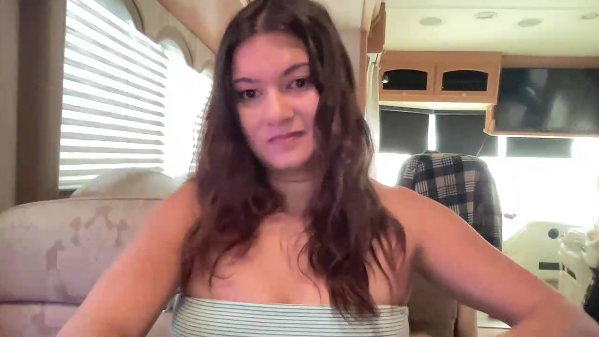 Gallery image thumbnail from Msfoxxylove's myfreecams stream on, 08/31/2026, 15:35 image 17 of 20