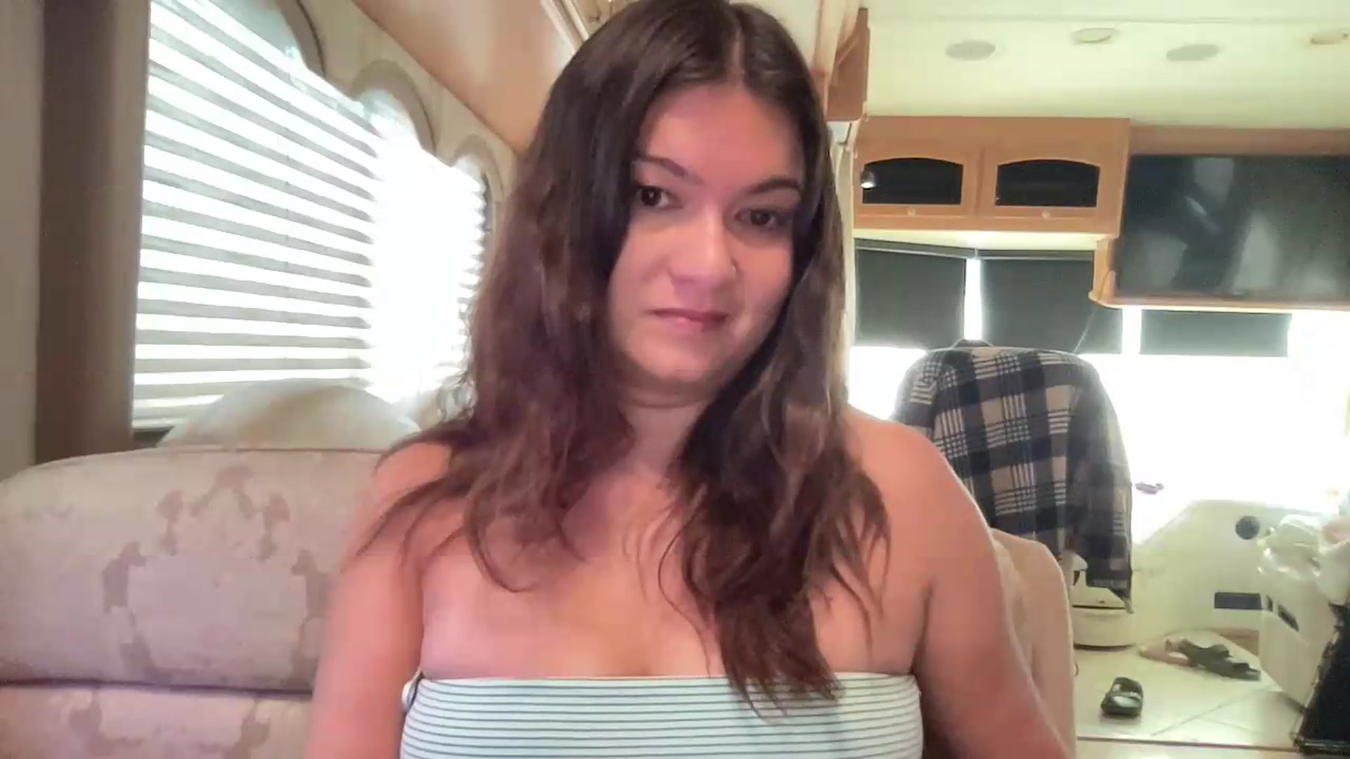 Gallery image thumbnail from Msfoxxylove's myfreecams stream on, 08/31/2026, 15:35 image 14 of 20