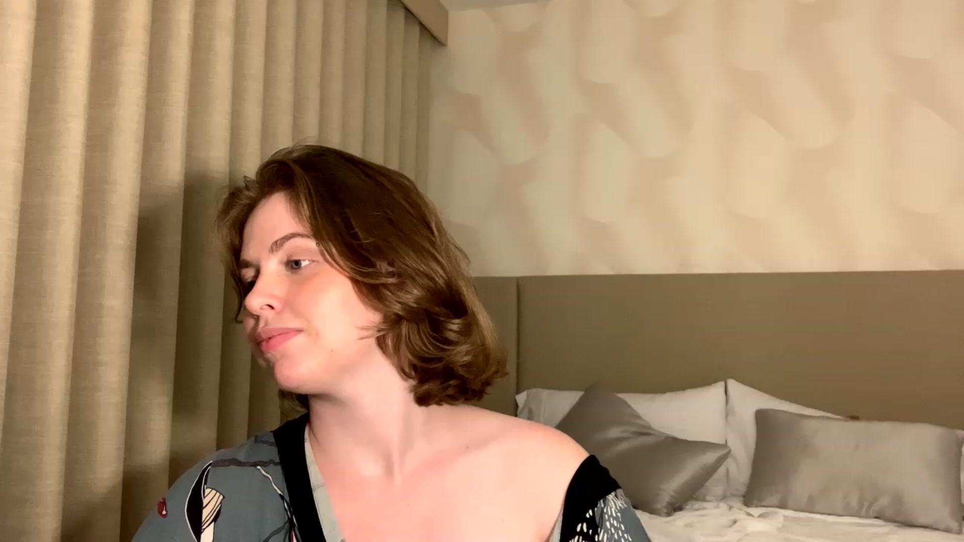 Gallery image thumbnail from Msprissylynx1's myfreecams stream on, 12/08/2022, 02:05 image 8 of 20