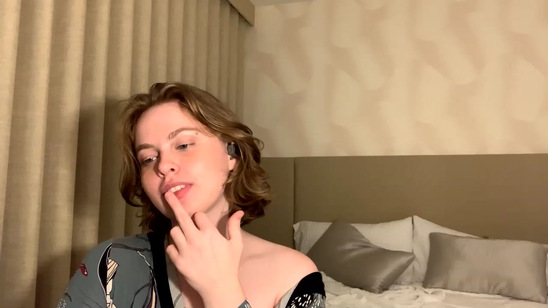 Gallery image thumbnail from Msprissylynx1's myfreecams stream on, 12/08/2022, 02:05 image 6 of 20