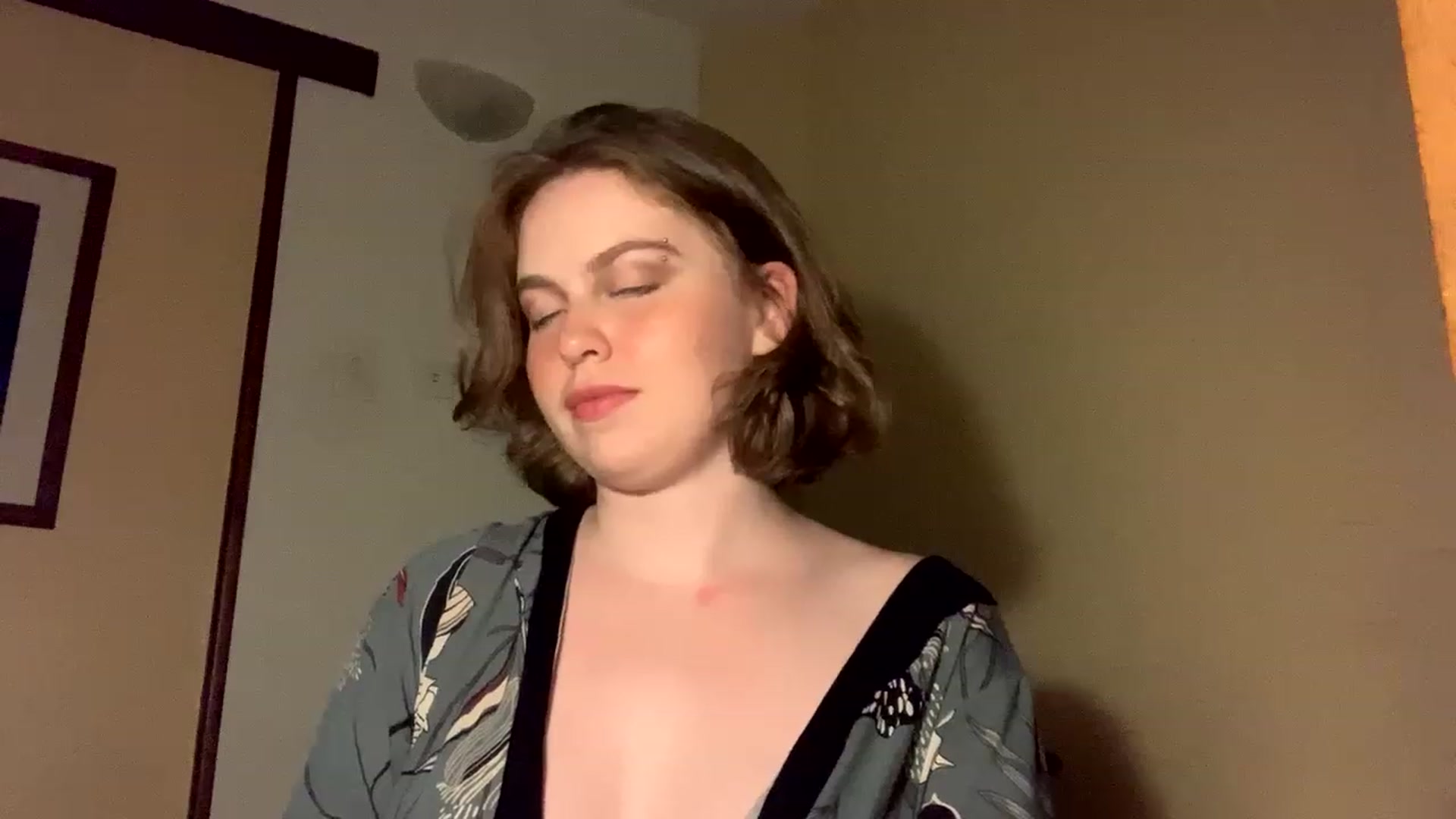 Gallery image thumbnail from Msprissylynx1's myfreecams stream on, 12/12/2022, 03:22 image 16 of 20