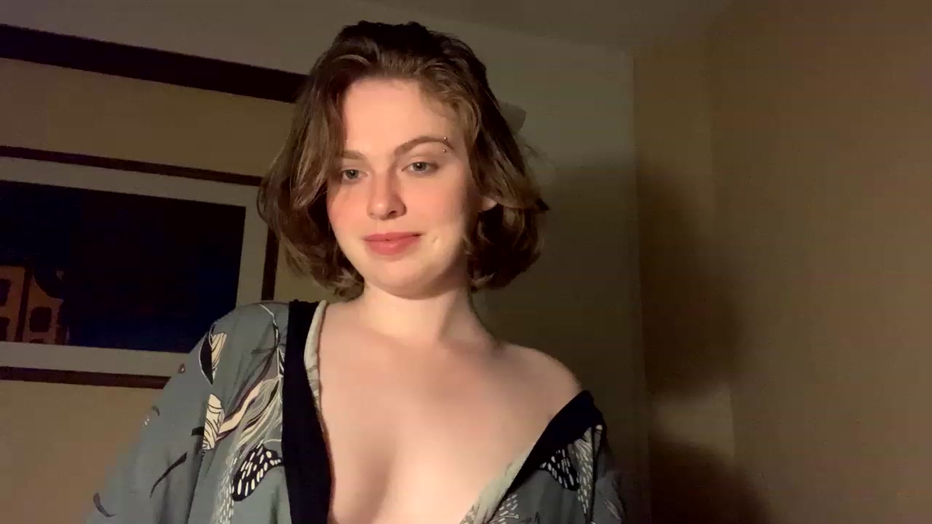 Gallery image thumbnail from Msprissylynx1's myfreecams stream on, 12/18/2022, 03:09 image 9 of 20