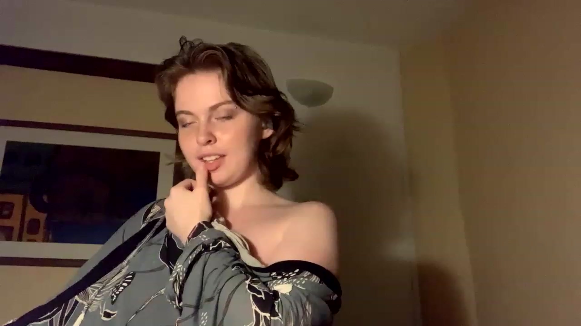 Gallery image thumbnail from Msprissylynx1's myfreecams stream on, 01/31/2023, 01:15 image 15 of 20