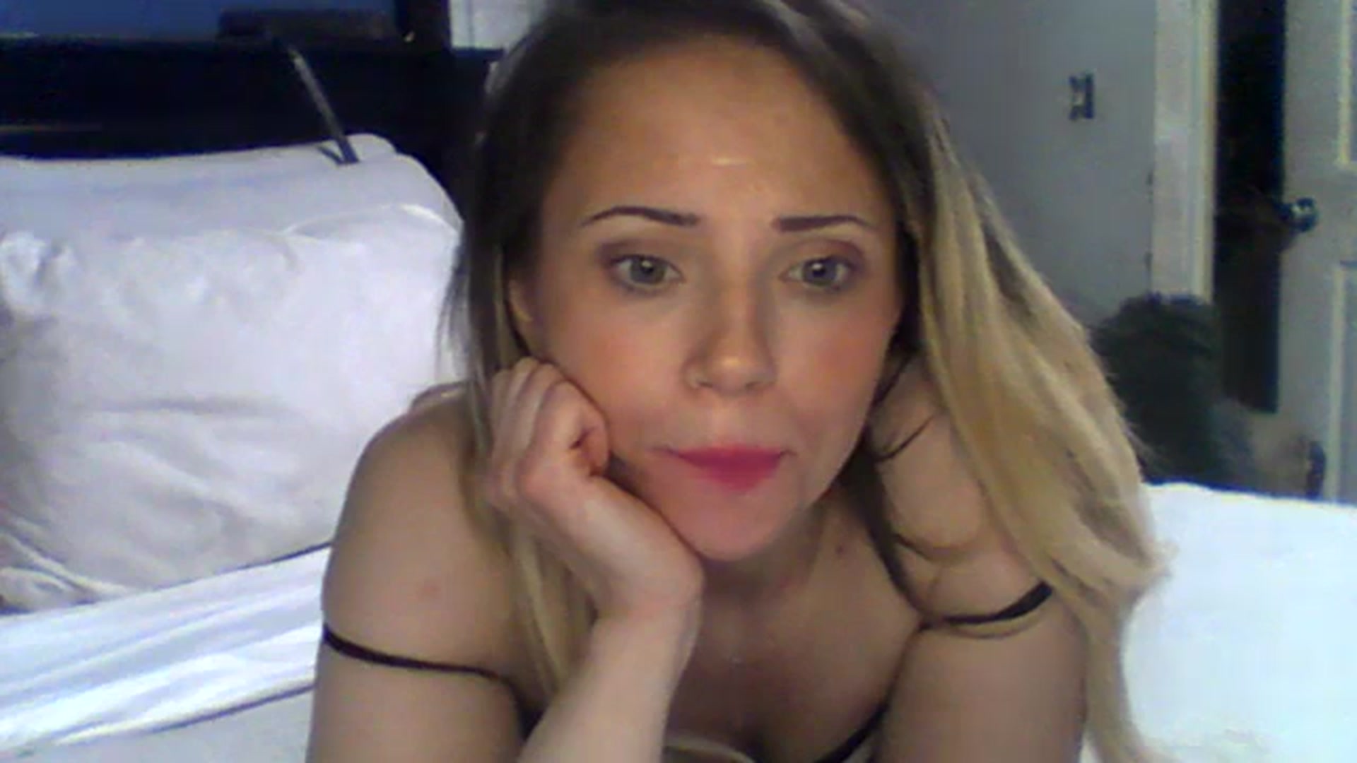 Gallery image thumbnail from MssKrasota's myfreecams stream on, 01/01/2024, 02:28 image 5 of 20