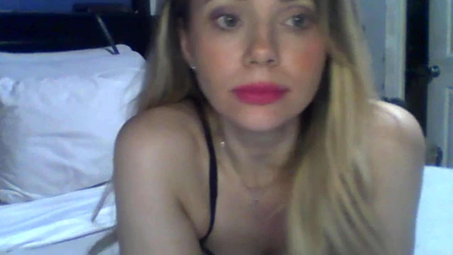 Gallery image thumbnail from MssKrasota's myfreecams stream on, 01/01/2024, 02:28 image 4 of 20