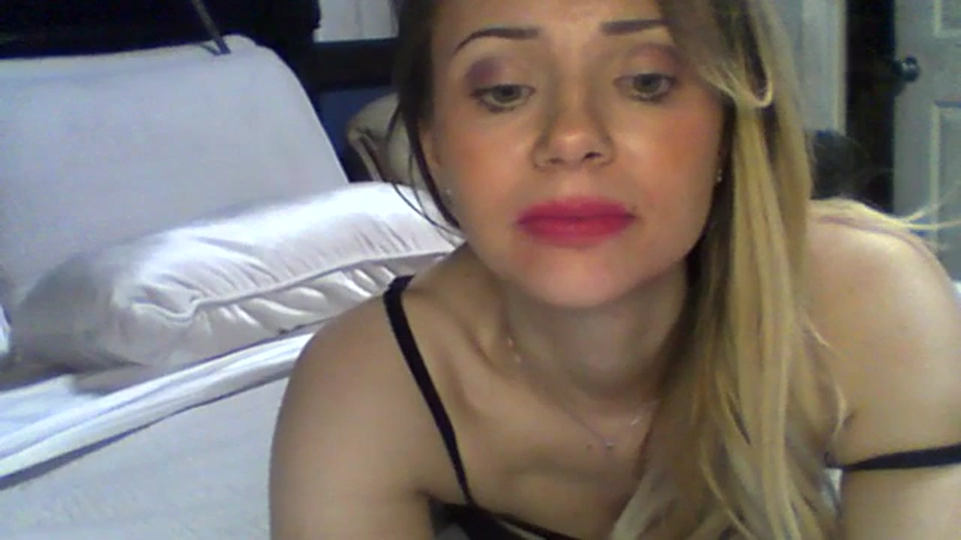 Gallery image thumbnail from MssKrasota's myfreecams stream on, 01/01/2024, 02:28 image 18 of 20