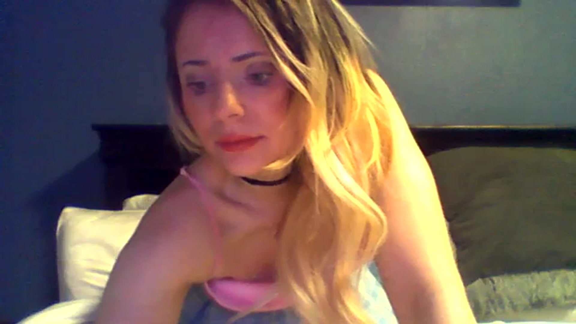 Gallery image thumbnail from MssKrasota's myfreecams stream on, 01/05/2024, 14:32 image 9 of 20