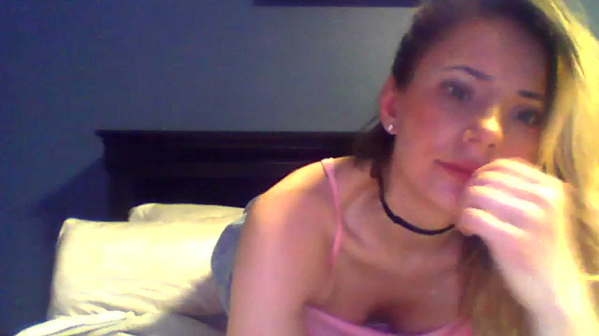 Gallery image thumbnail from MssKrasota's myfreecams stream on, 01/05/2024, 14:32 image 12 of 20