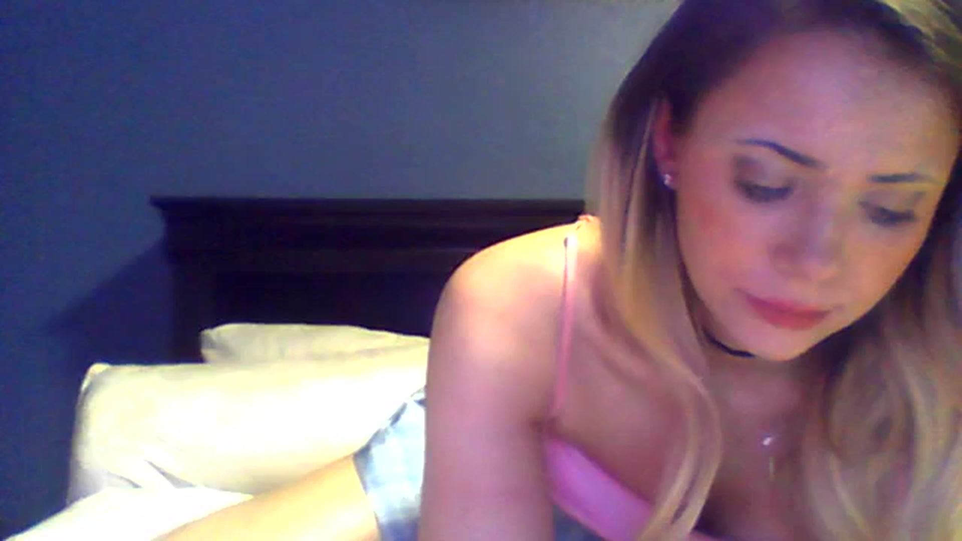 Gallery image thumbnail from MssKrasota's myfreecams stream on, 01/05/2024, 14:32 image 4 of 20