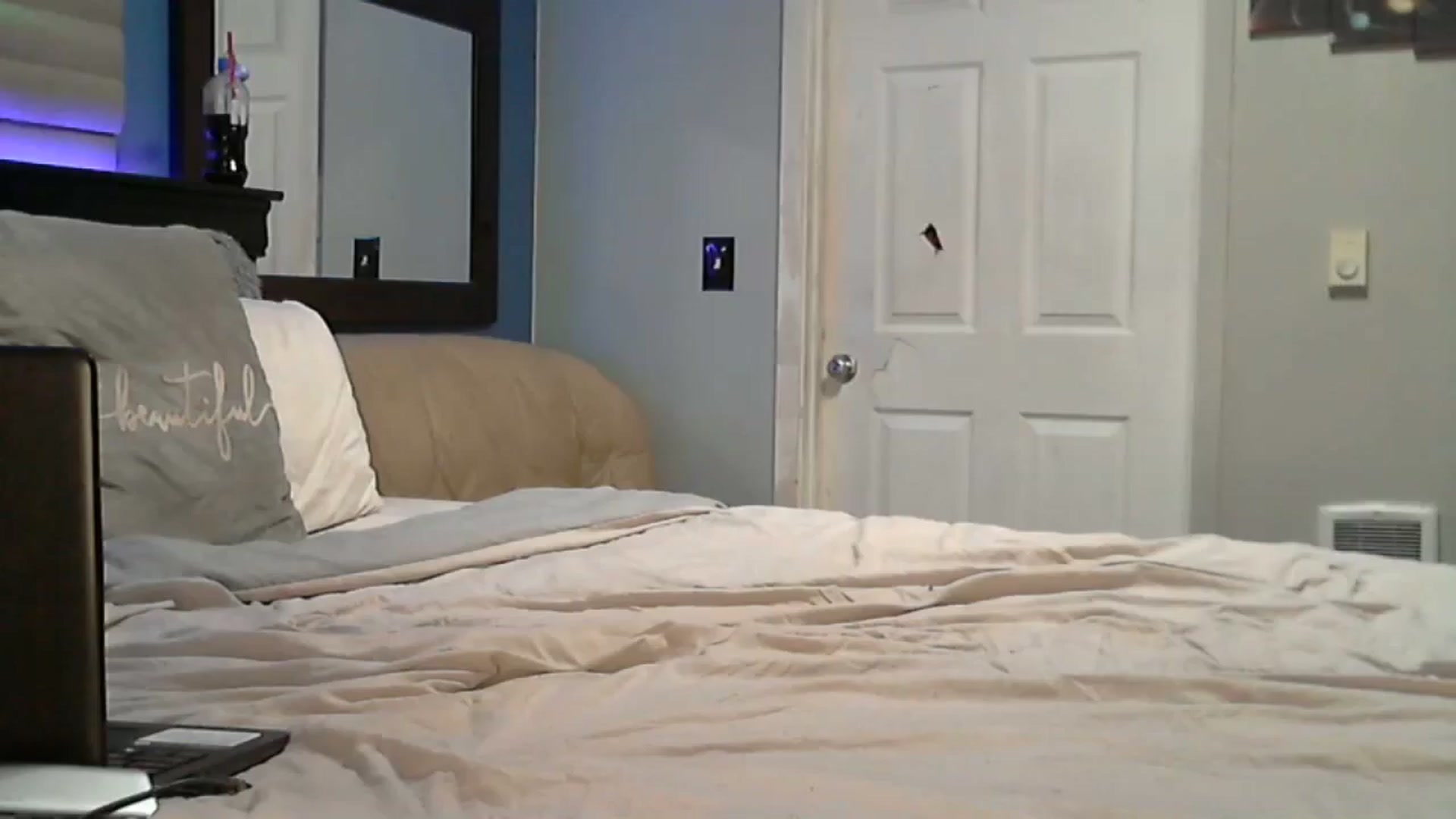Gallery image thumbnail from MssKrasota's myfreecams stream on, 05/03/2024, 10:07 image 20 of 20