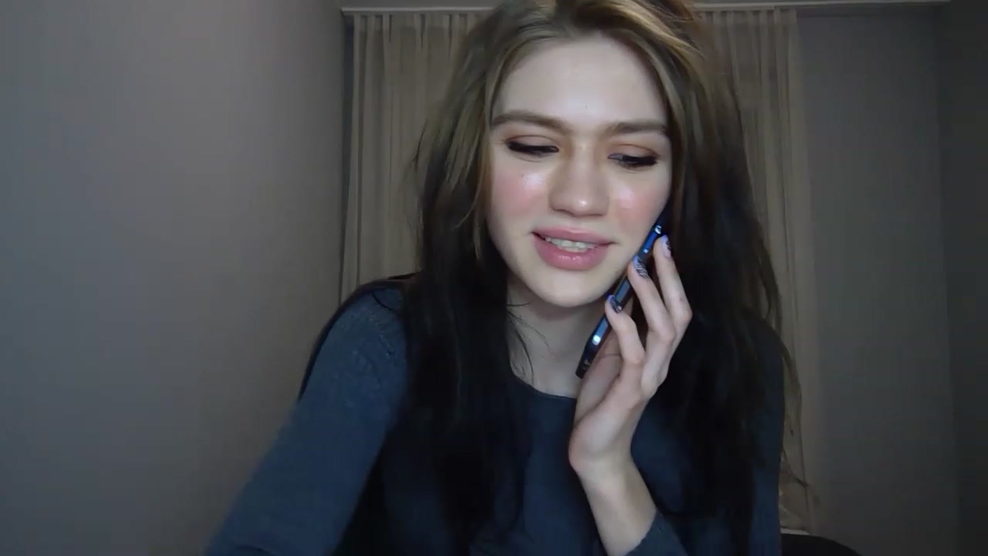 Gallery image thumbnail from Mufinmoon's myfreecams stream on, 03/24/2023, 17:23 image 6 of 20