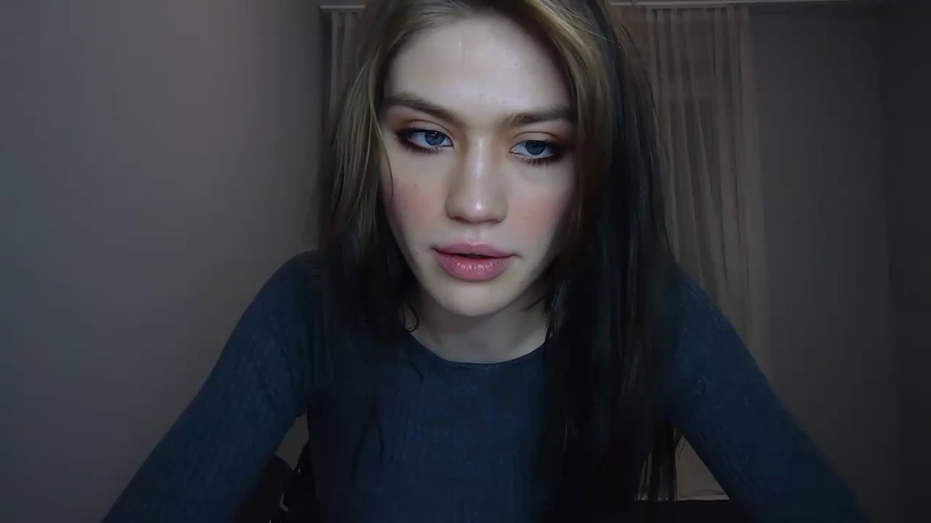 Gallery image thumbnail from Mufinmoon's myfreecams stream on, 03/24/2023, 17:23 image 17 of 20