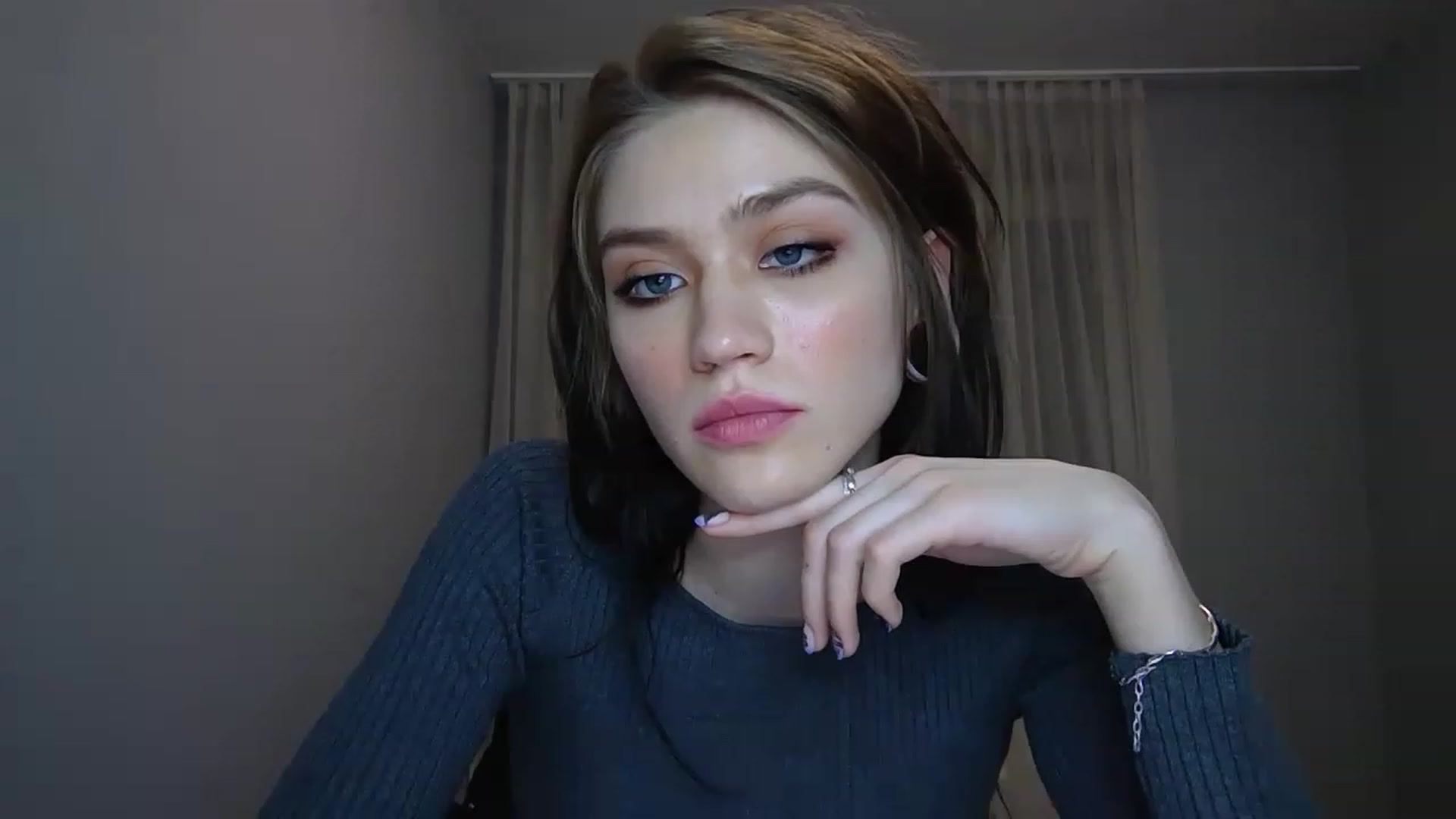 Gallery image thumbnail from Mufinmoon's myfreecams stream on, 03/24/2023, 19:26 image 5 of 20