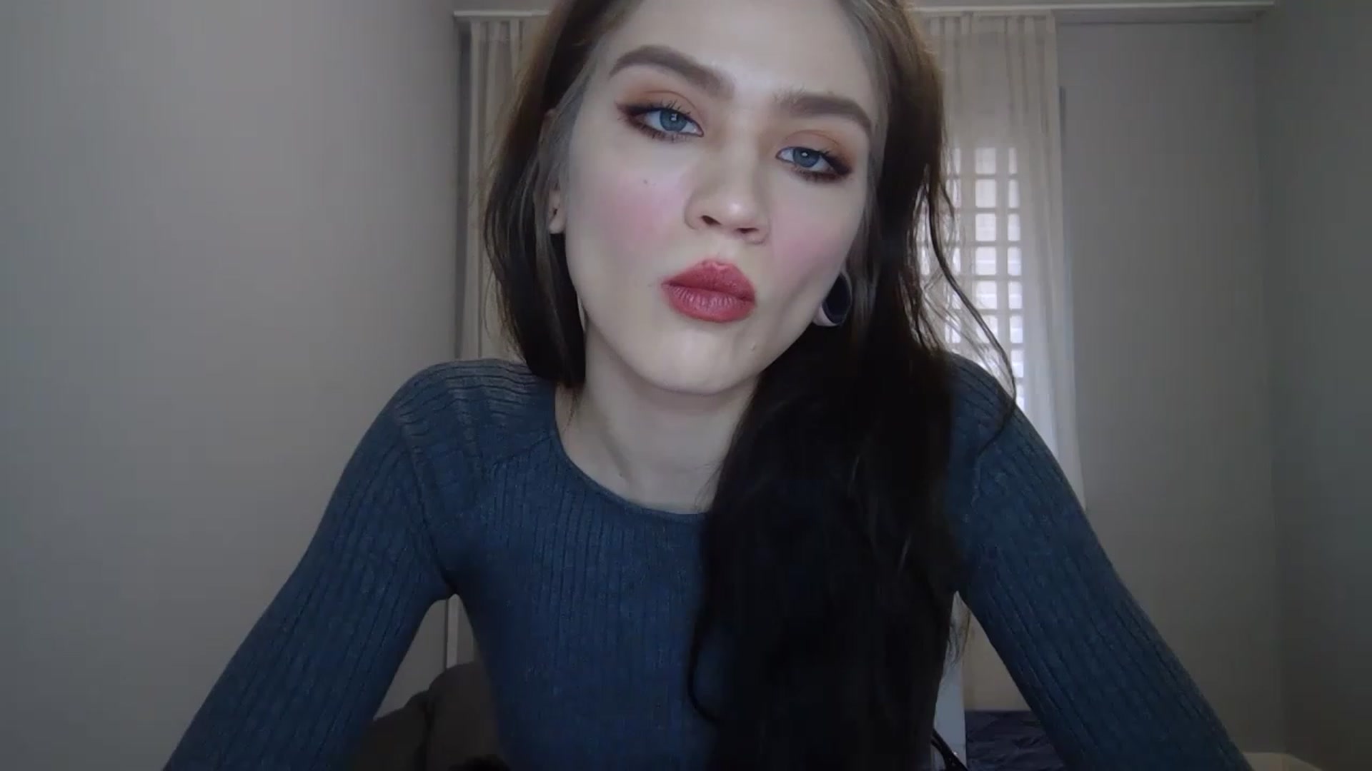 Gallery image thumbnail from Mufinmoon's myfreecams stream on, 03/27/2023, 10:45 image 2 of 20