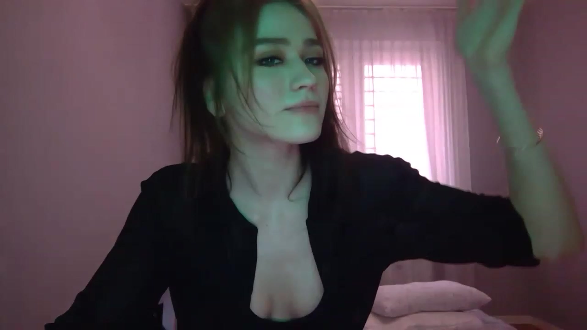 Gallery image thumbnail from Mufinmoon's myfreecams stream on, 04/08/2023, 14:00 image 6 of 20