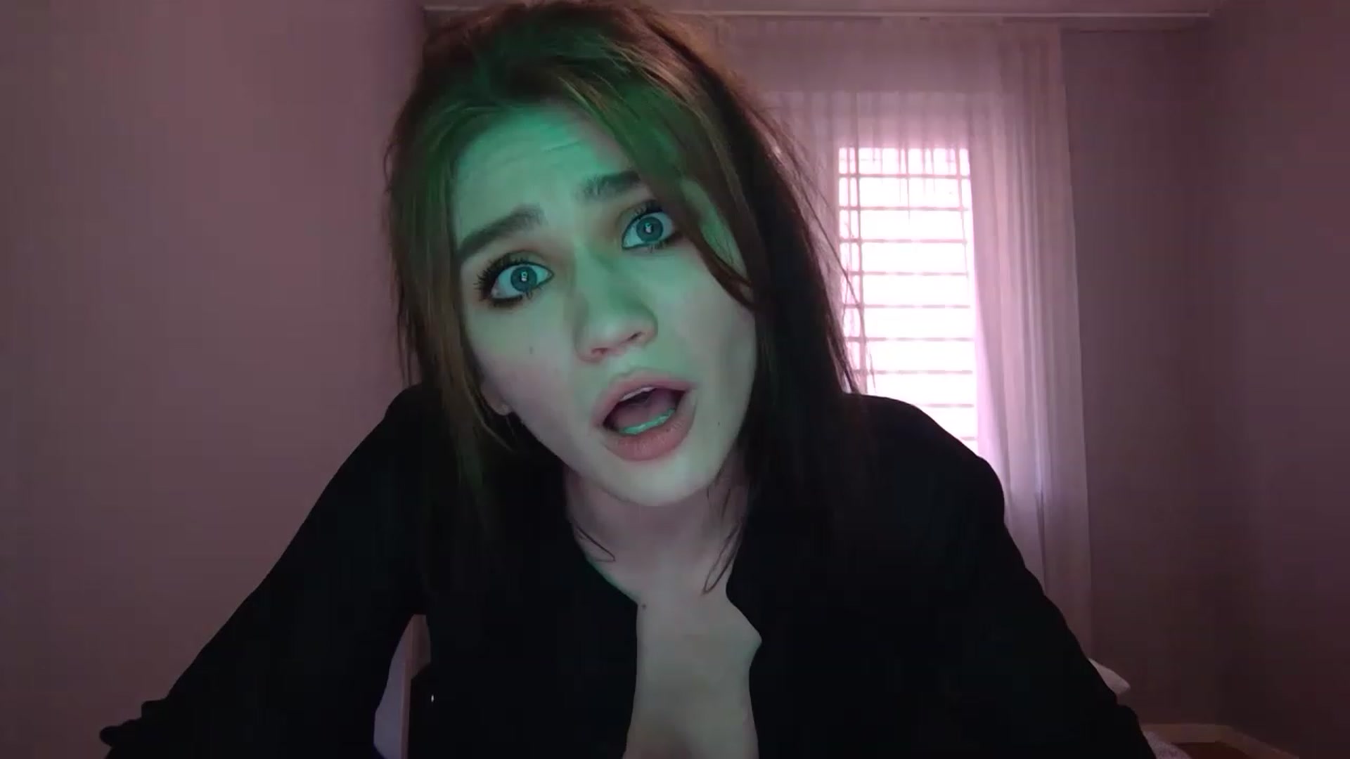 Gallery image thumbnail from Mufinmoon's myfreecams stream on, 04/08/2023, 14:00 image 10 of 20