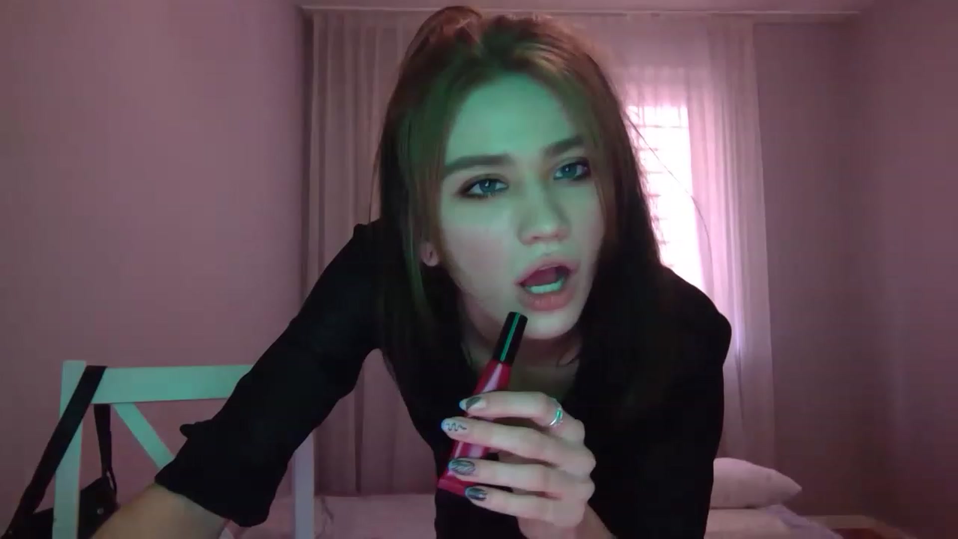Gallery image thumbnail from Mufinmoon's myfreecams stream on, 04/08/2023, 14:00 image 4 of 20