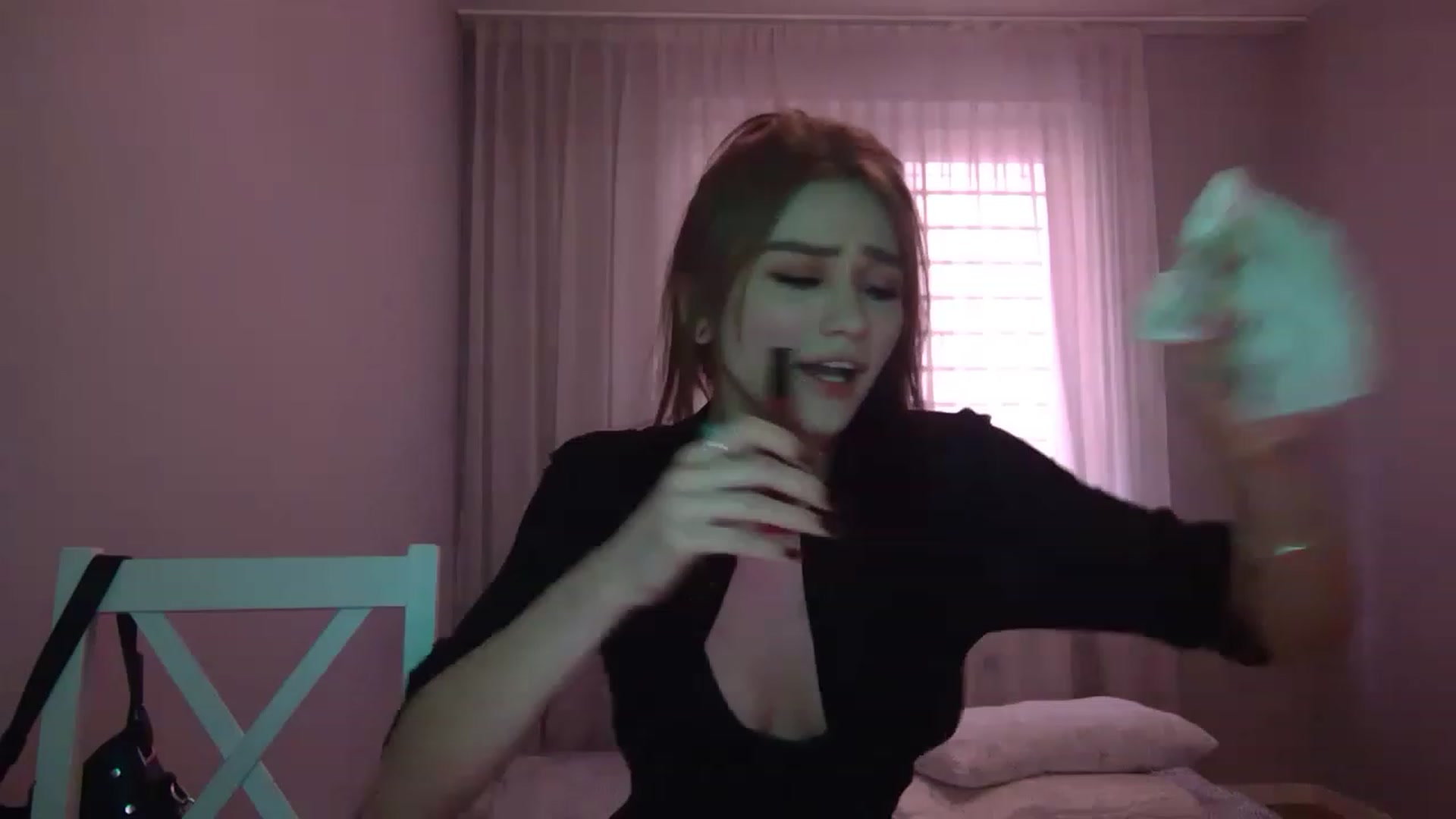 Gallery image thumbnail from Mufinmoon's myfreecams stream on, 04/08/2023, 14:00 image 3 of 20