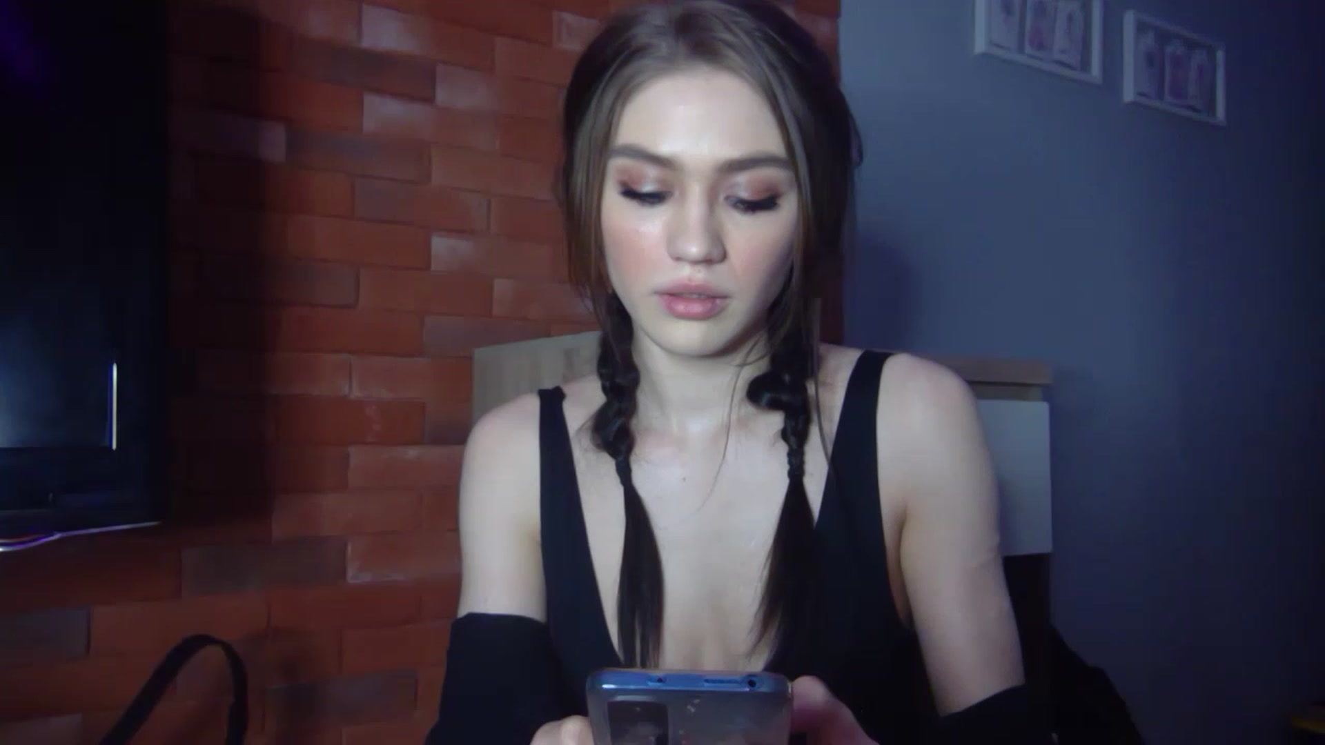 Gallery image thumbnail from Mufinmoon's myfreecams stream on, 04/15/2023, 19:10 image 5 of 20