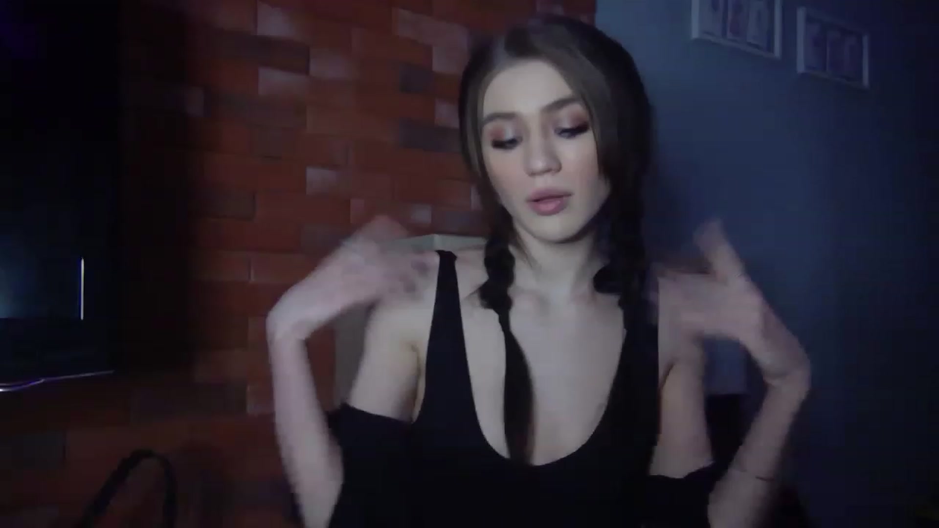 Gallery image thumbnail from Mufinmoon's myfreecams stream on, 04/15/2023, 19:10 image 19 of 20