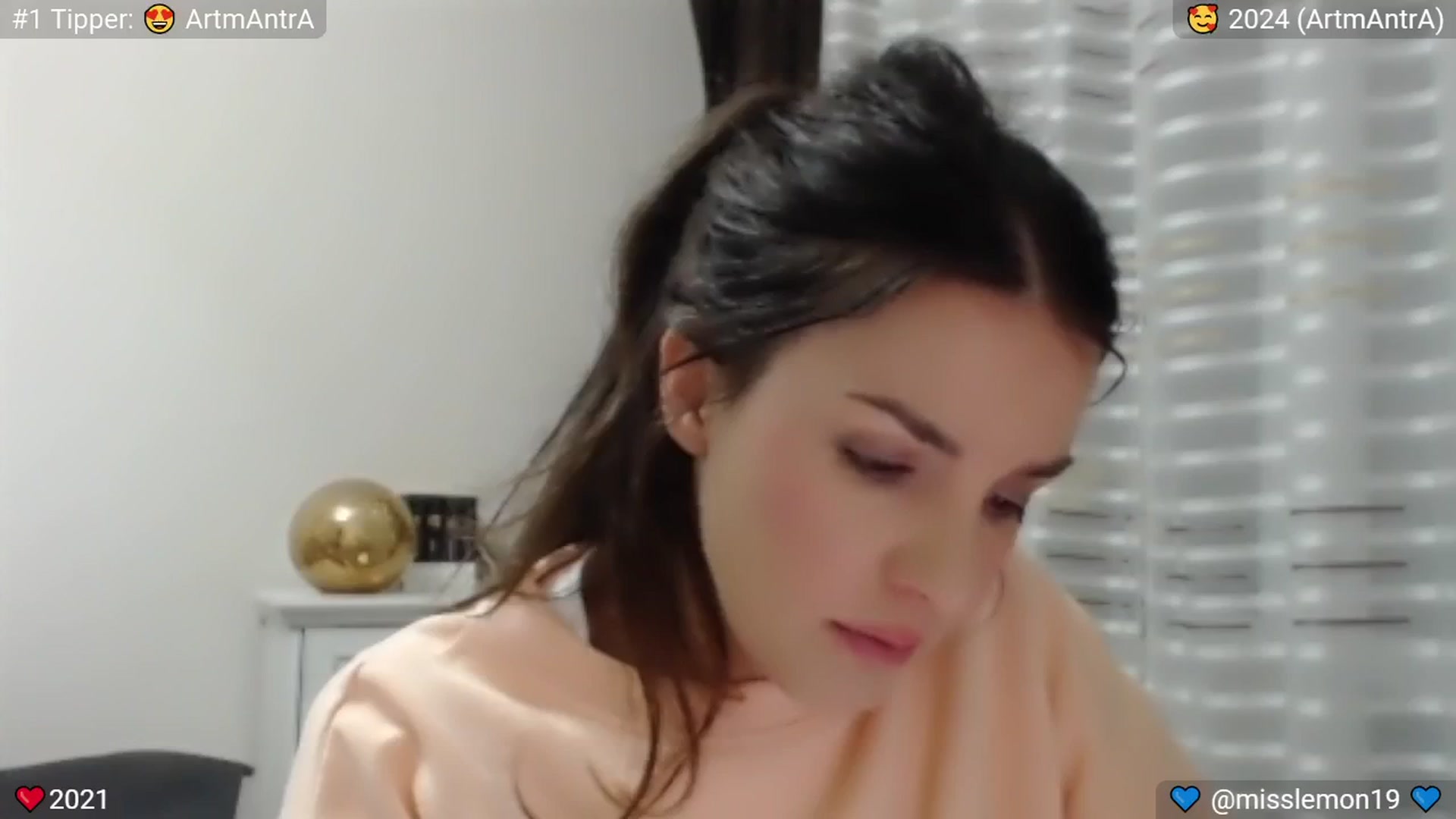 Gallery image thumbnail from Mulberry's myfreecams stream on, 10/13/2024, 24:23 image 9 of 20