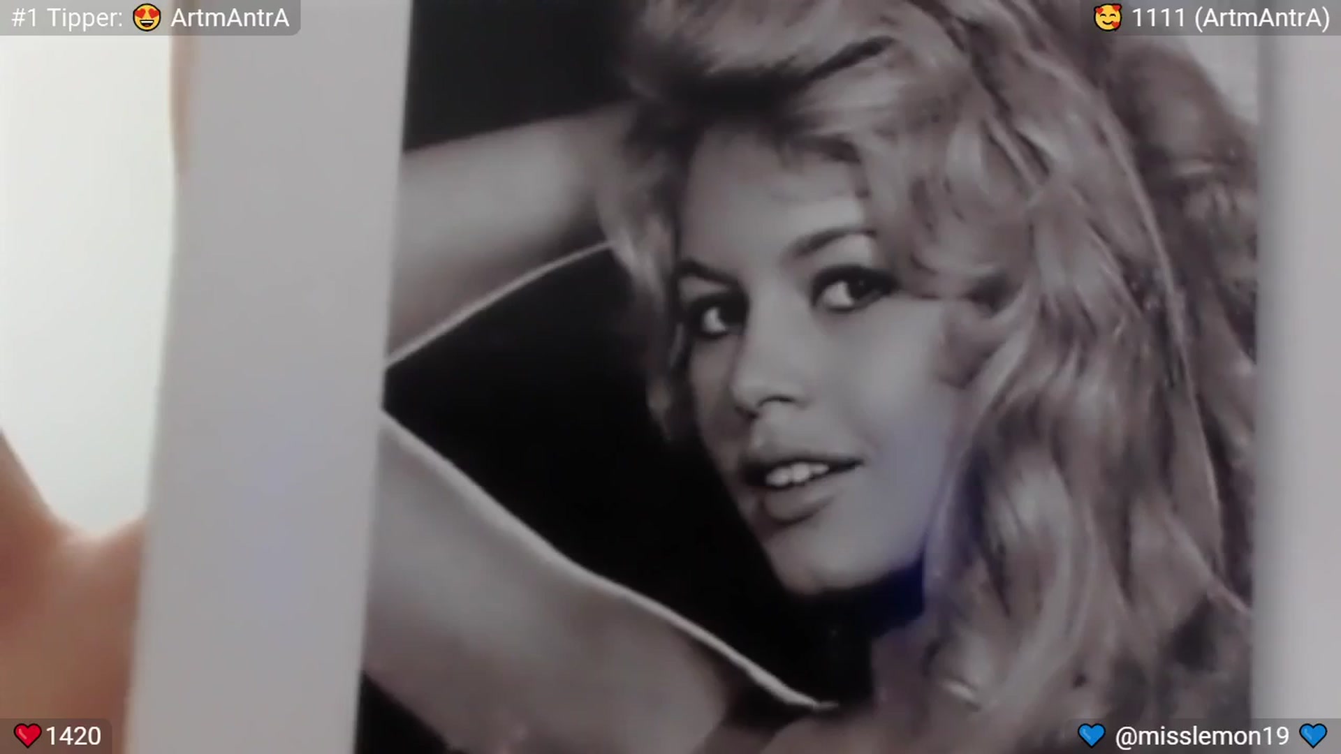 Gallery image thumbnail from Mulberry's myfreecams stream on, 10/14/2024, 24:12 image 18 of 20