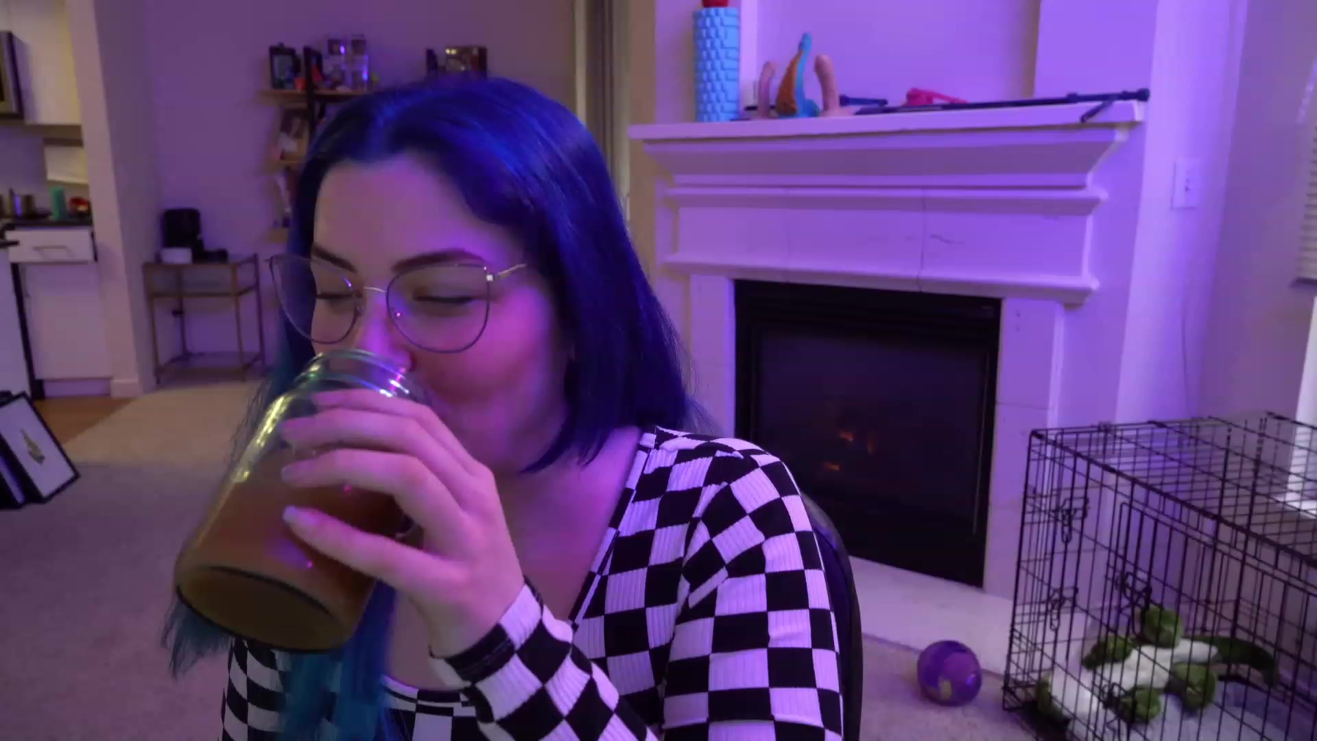 Gallery image thumbnail from MunchaQuchi's myfreecams stream on, 02/04/2023, 24:02 image 18 of 20