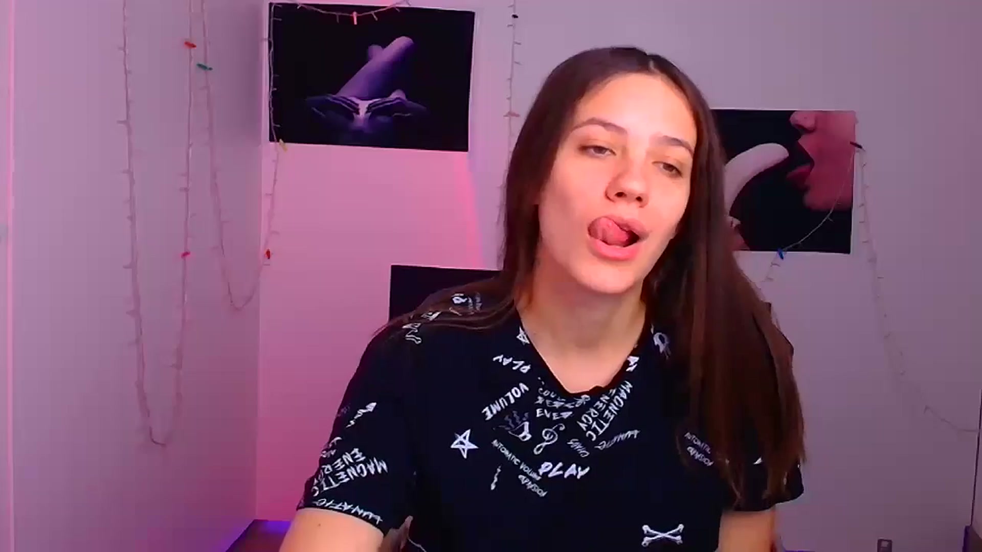 Gallery image thumbnail from Mur_mia_mur's myfreecams stream on, 12/12/2024, 07:12 image 17 of 20