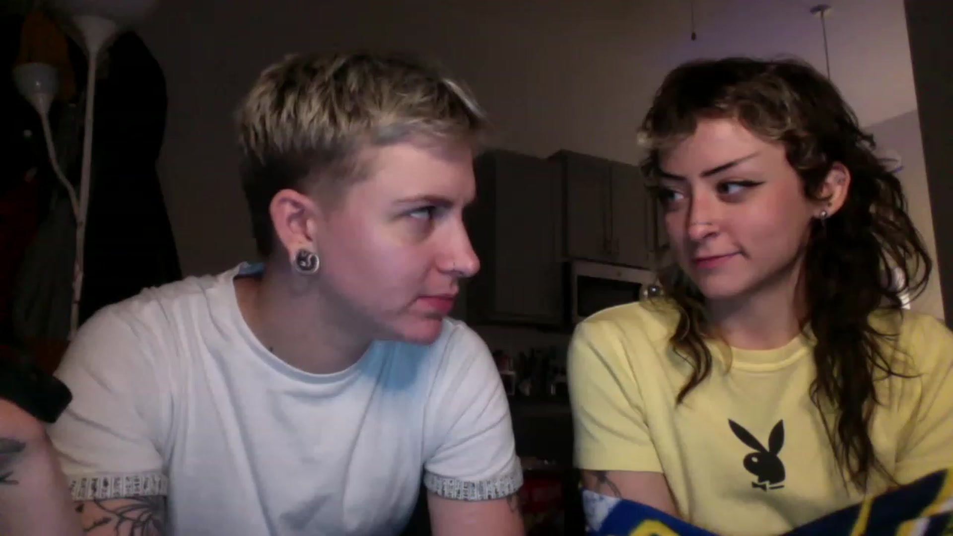 Gallery image thumbnail from Murphyfucks's myfreecams stream on, 12/19/2022, 08:41 image 7 of 20