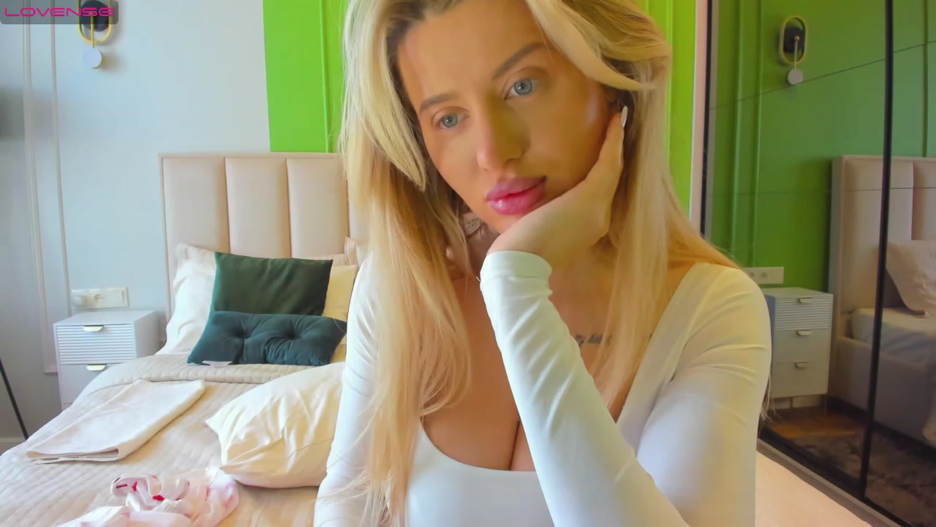 Gallery image thumbnail from Murrka's myfreecams stream on, 03/01/2023, 07:40 image 3 of 20
