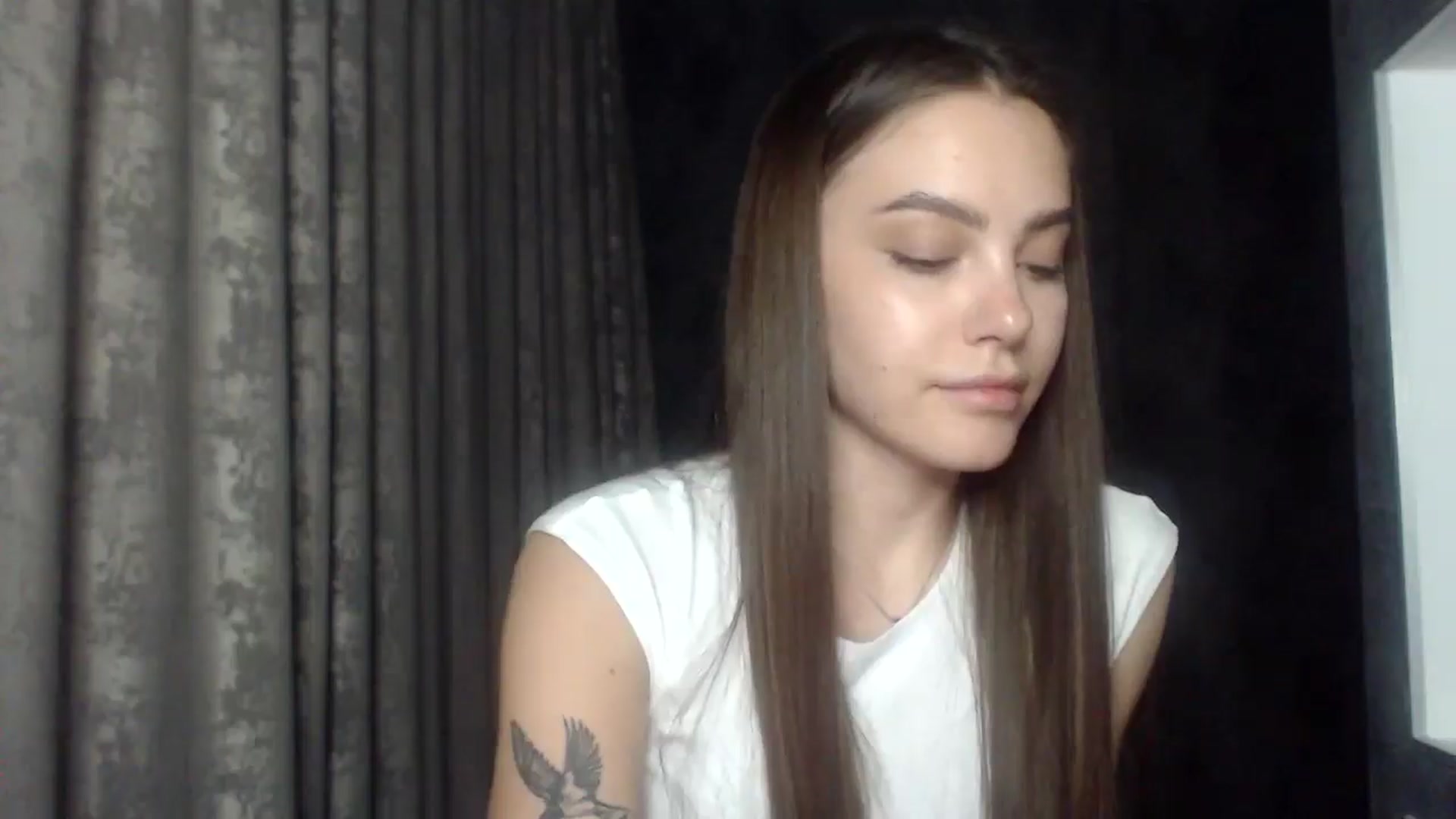 Gallery image thumbnail from MuseForYou_'s myfreecams stream on, 06/24/2025, 24:38 image 17 of 20