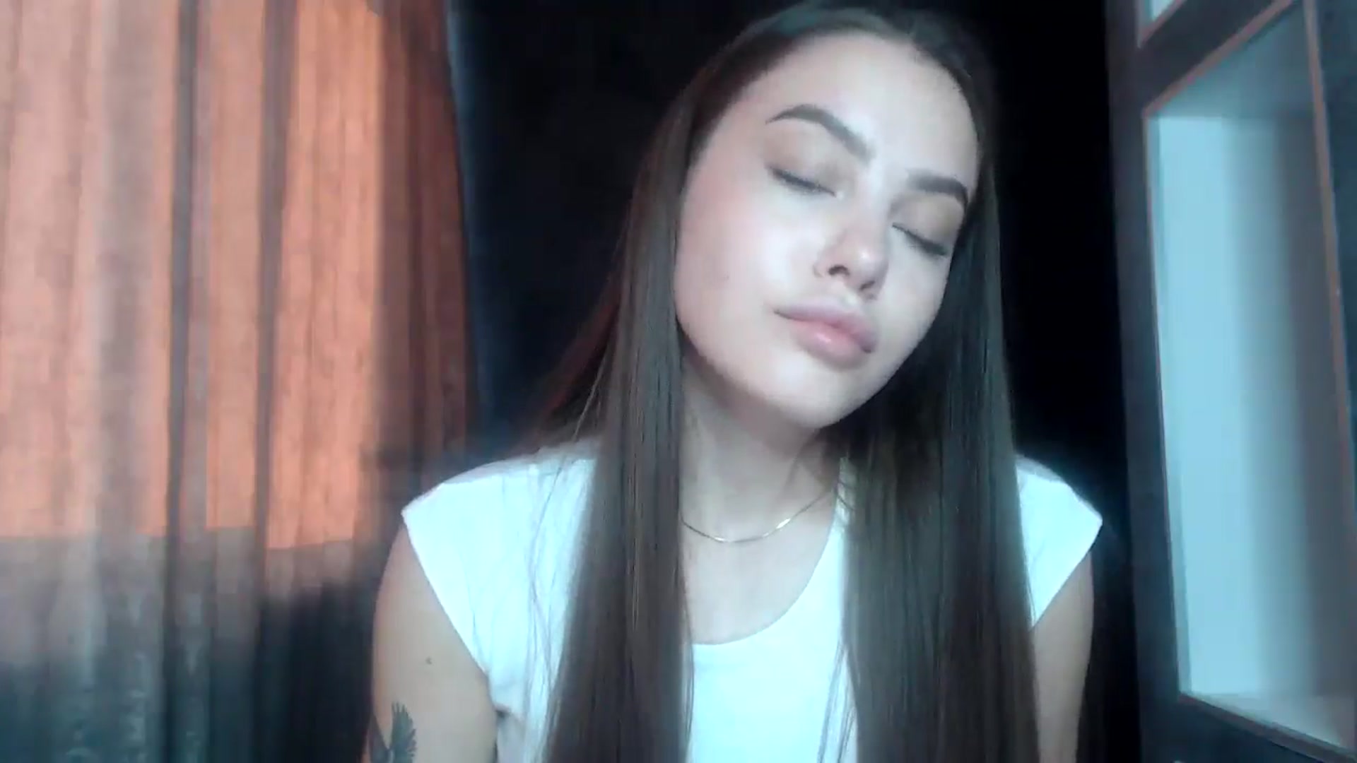 Gallery image thumbnail from MuseForYou_'s myfreecams stream on, 06/24/2025, 17:37 image 14 of 20