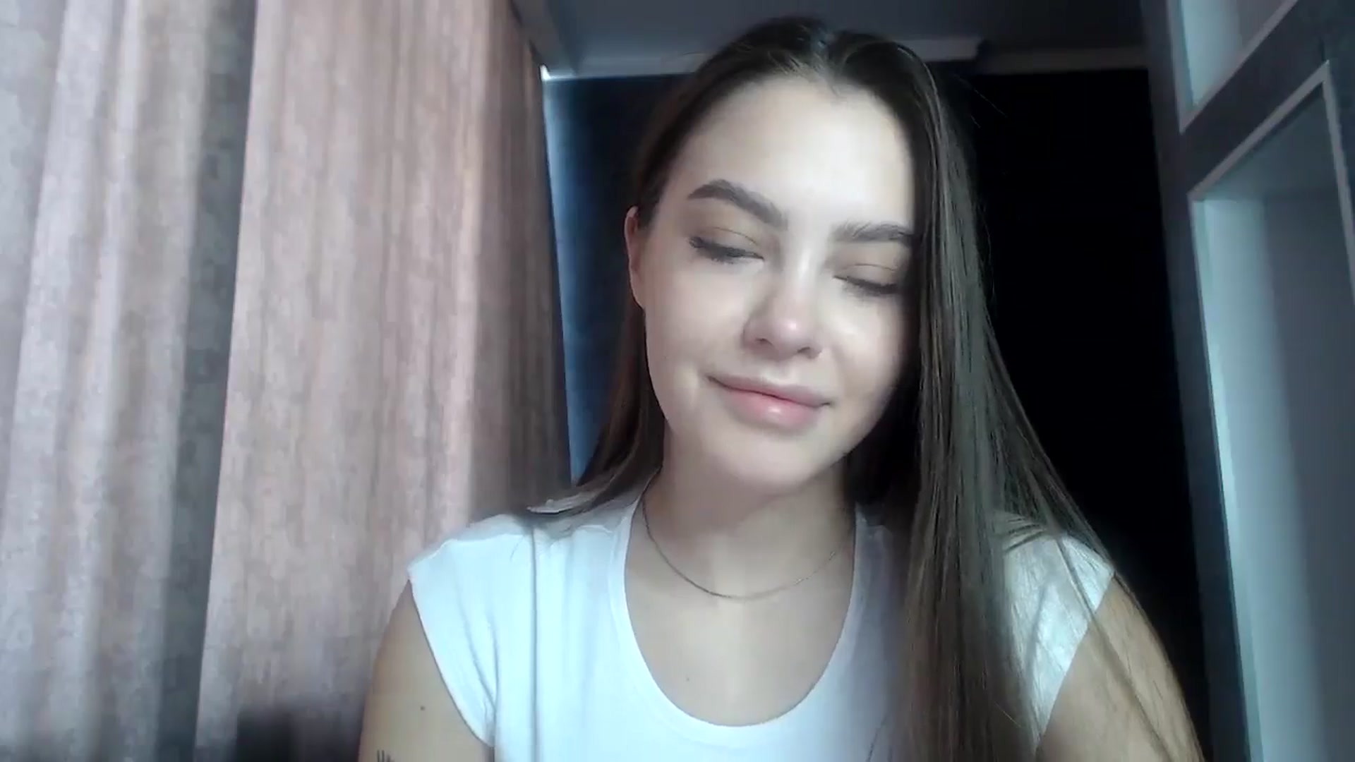 Gallery image thumbnail from MuseForYou_'s myfreecams stream on, 06/25/2025, 10:36 image 3 of 20