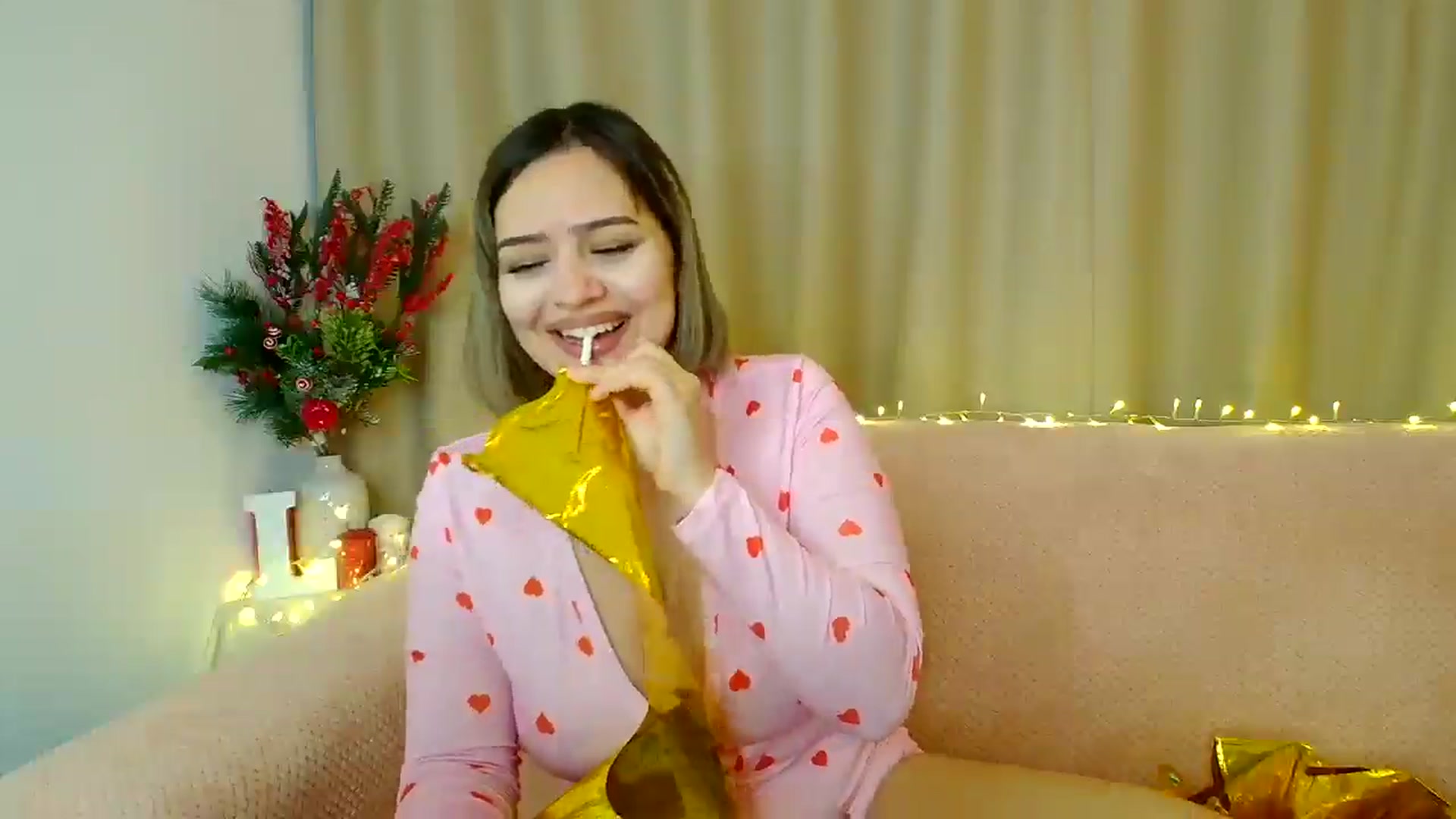 Gallery image thumbnail from MyAphrodite's myfreecams stream on, 01/01/2025, 15:31 image 3 of 20