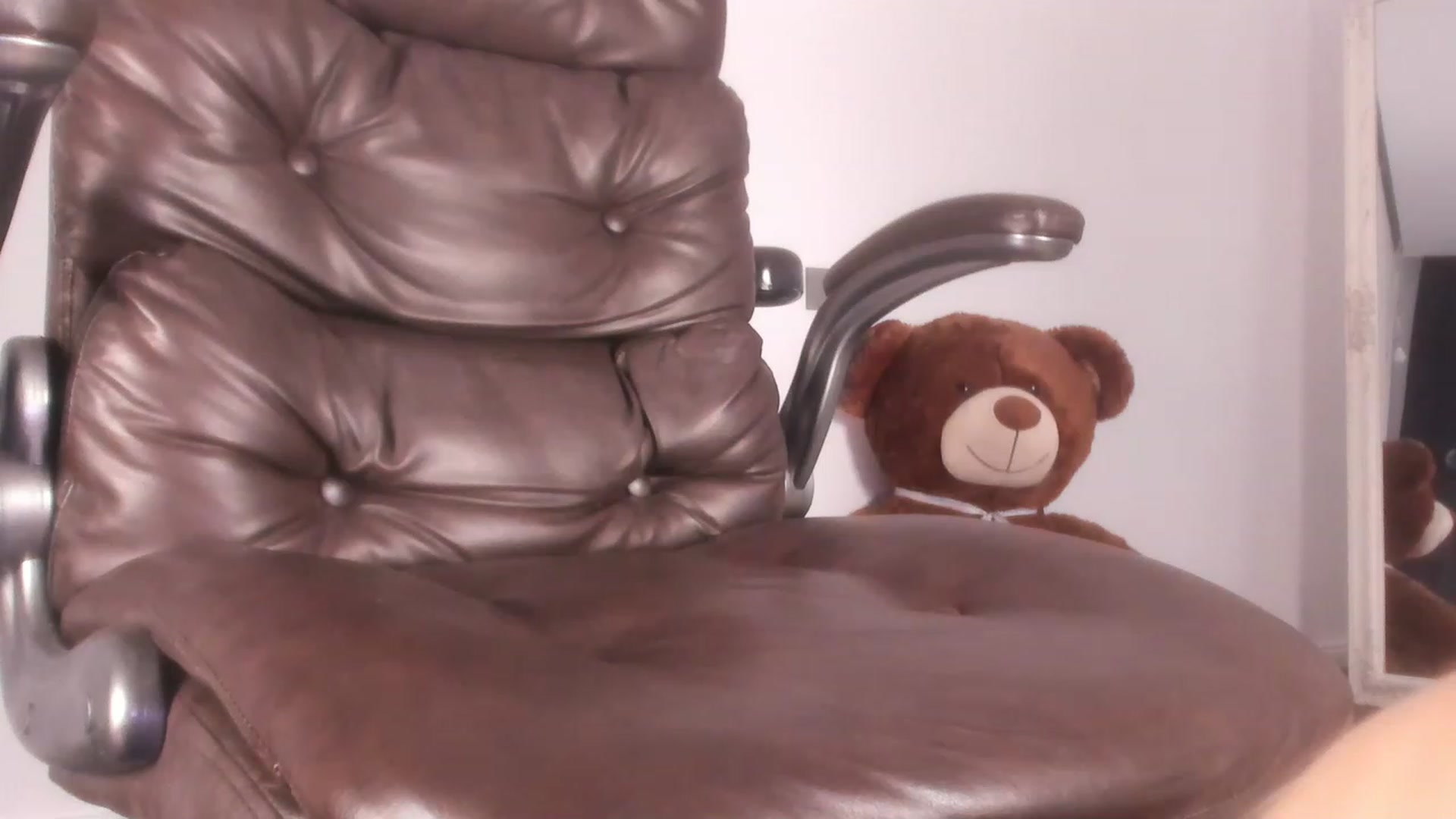 Gallery image thumbnail from MyAss4Santa's myfreecams stream on, 12/04/2022, 10:15 image 18 of 20