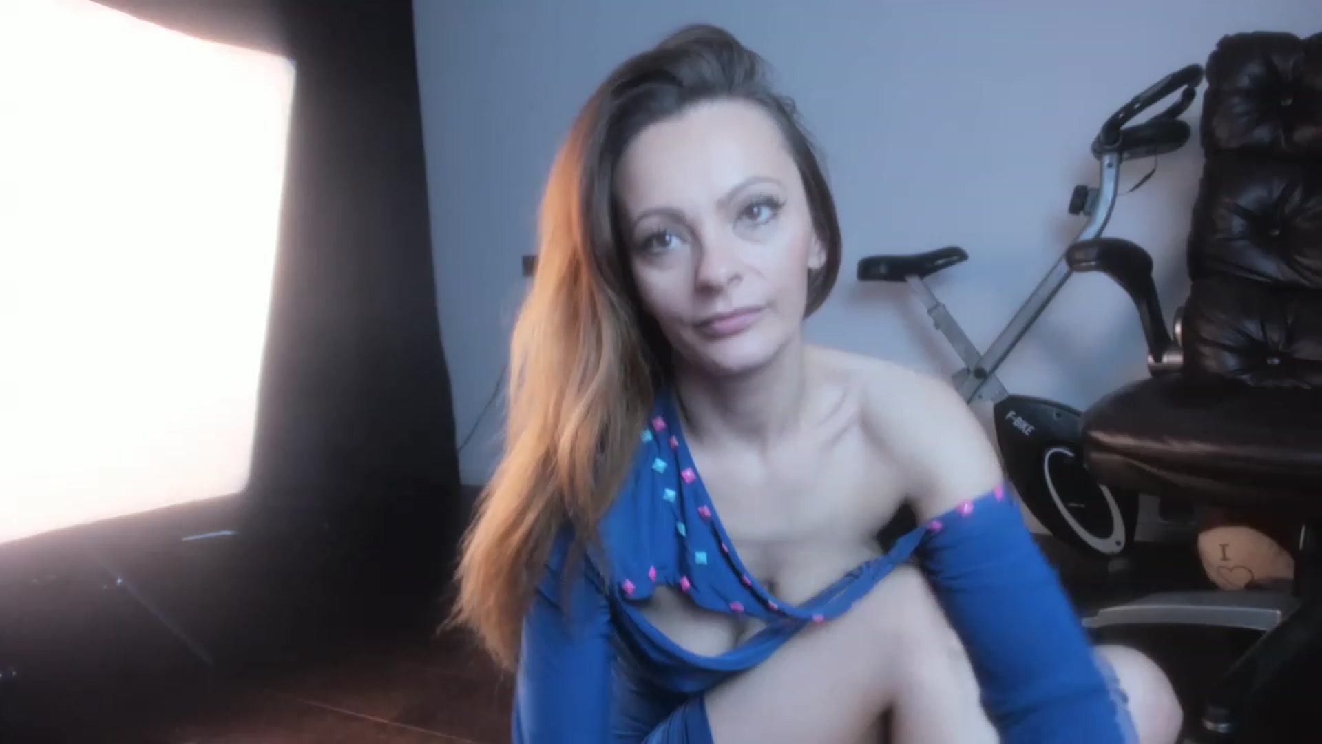Gallery image thumbnail from MyAss4Santa's myfreecams stream on, 12/07/2022, 10:32 image 20 of 20