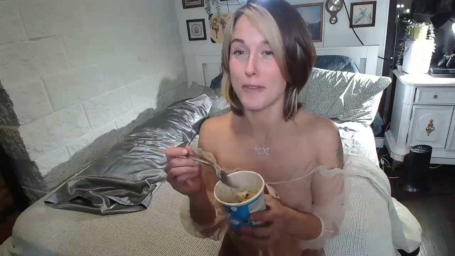 Gallery image thumbnail from MyEmpress's myfreecams stream on, 11/18/2023, 02:38 image 12 of 20