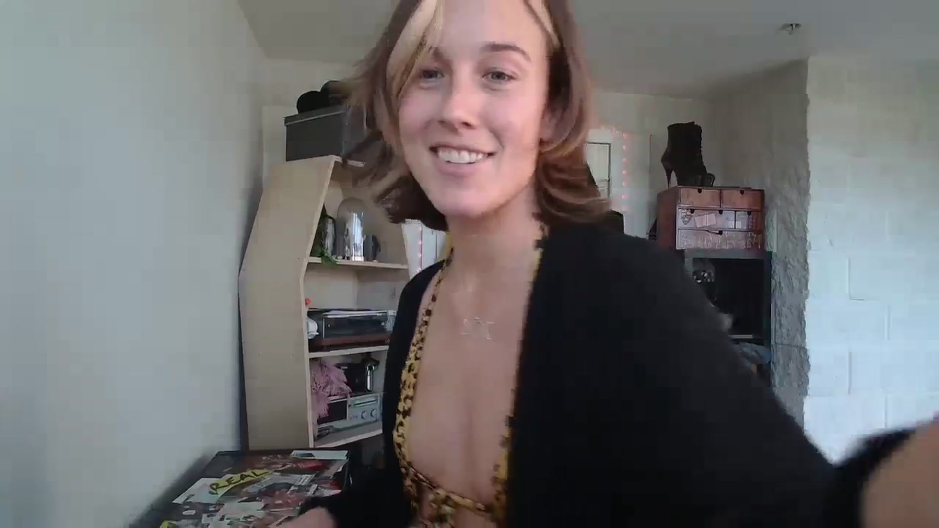 Gallery image thumbnail from MyEmpress's myfreecams stream on, 11/18/2023, 19:08 image 17 of 20