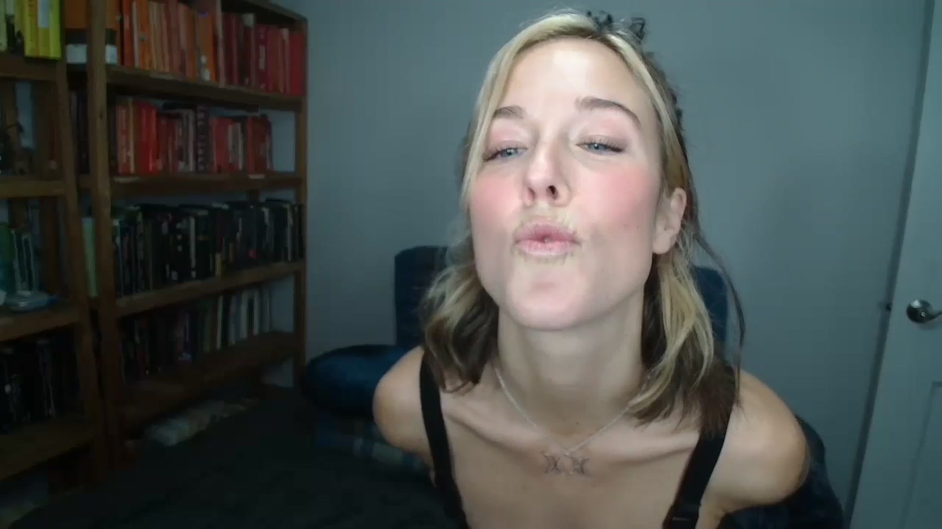 Gallery image thumbnail from MyEmpress's myfreecams stream on, 12/10/2023, 18:48 image 9 of 20