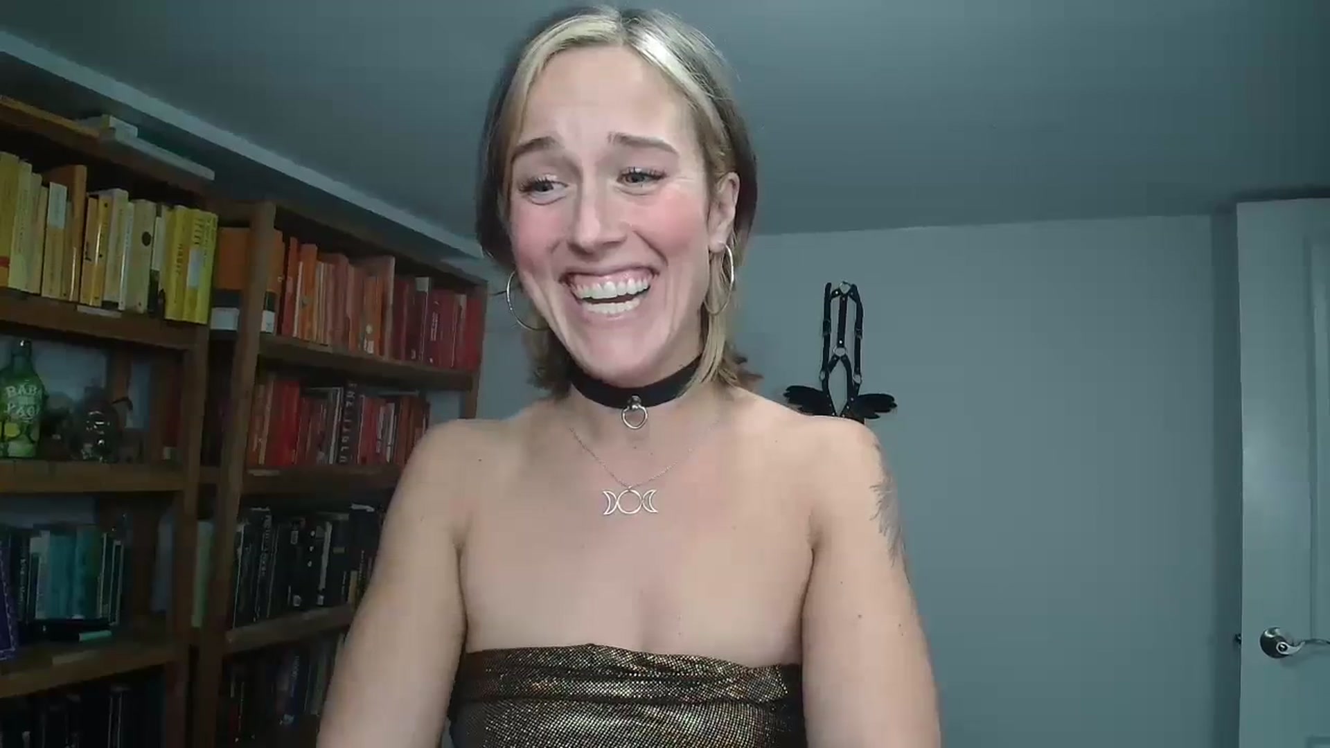 Gallery image thumbnail from MyEmpress's myfreecams stream on, 12/12/2023, 01:50 image 17 of 20