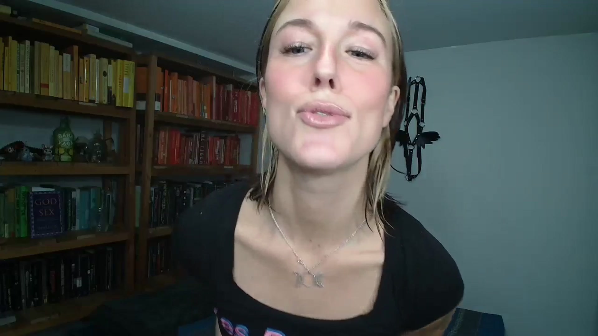 Gallery image thumbnail from MyEmpress's myfreecams stream on, 12/12/2023, 17:35 image 17 of 20