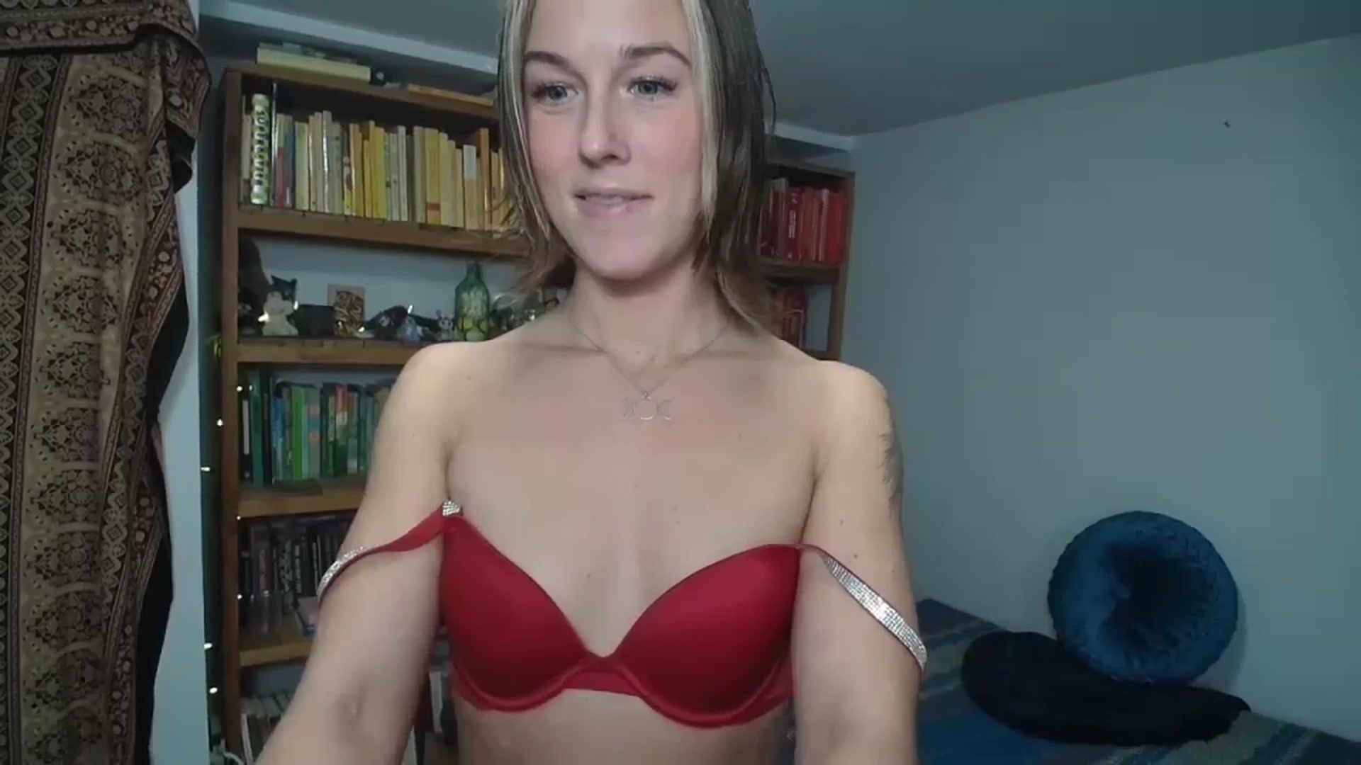 Gallery image thumbnail from MyEmpress's myfreecams stream on, 12/13/2023, 01:34 image 14 of 20